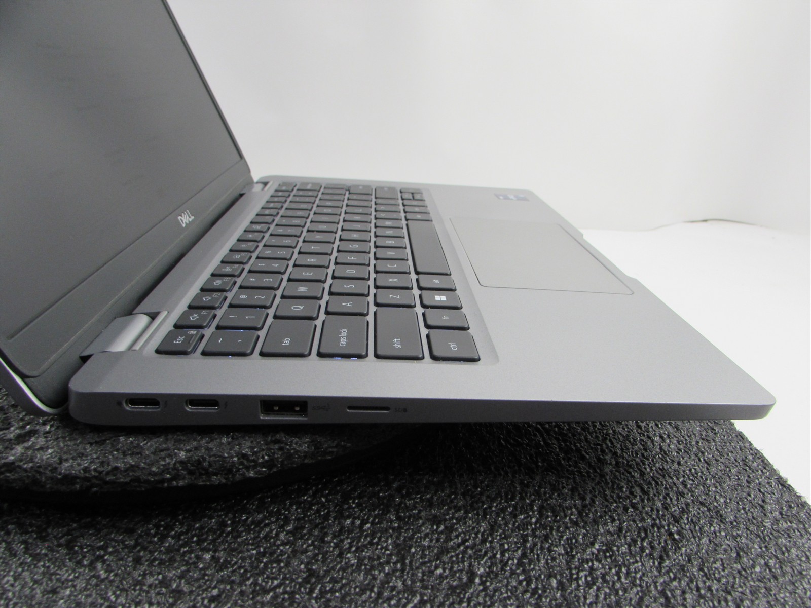 DELL LATITUDE 5330 FHD TOUCHSCREEN I5-1245U 10 CORE 512GB SSD 16GB RAM NO O.S