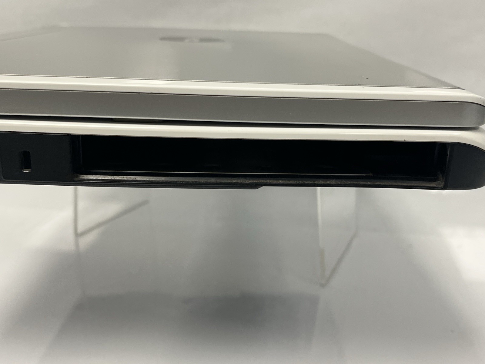 Dell Inspiron 1501 15.4″ AMD Turion 64 MK-36 2.0GHz 2GB RAM NO HDD