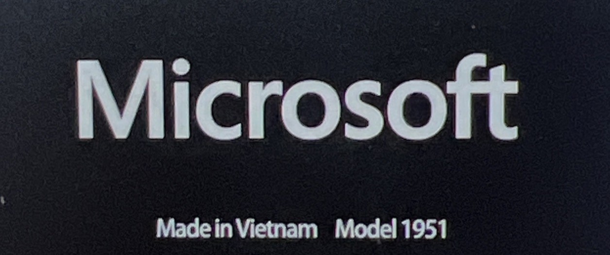Microsoft Model: 1995 Chassis + Battery + Screen Black / READ