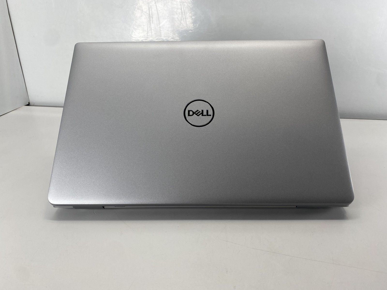 Dell Laptop Latitude 5550 15.6″ Intel Core Ultra 7 165U 512GB – Gray