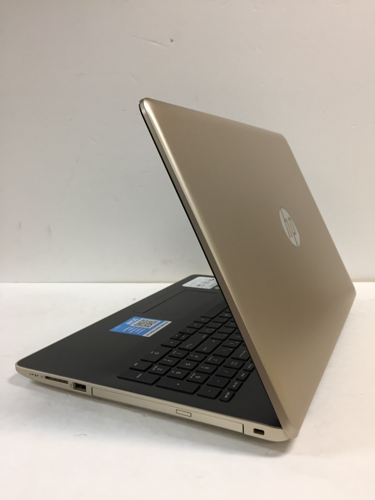 HP 15-bw006wm 2NM78UA 15.6″ Laptop/AMD E2-9000e/4GB RAM/500GB HDD/W10 Gold