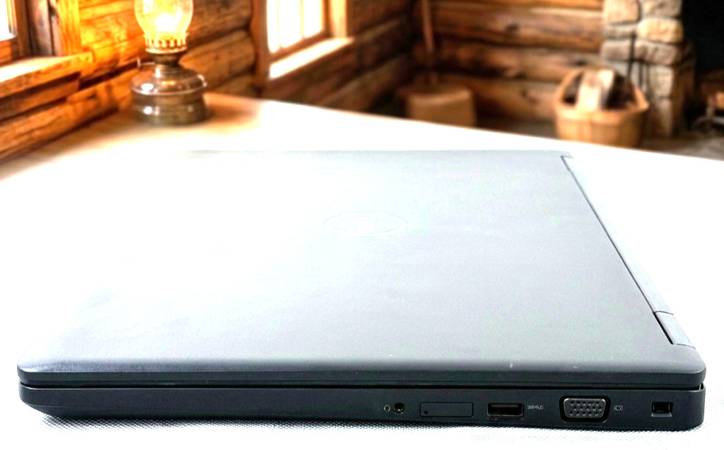 Dell Latitude 5590 15.6″ Laptop i7-8650U @ 1.9GHz 8GB RAM 180GB SSD Win 11Pro