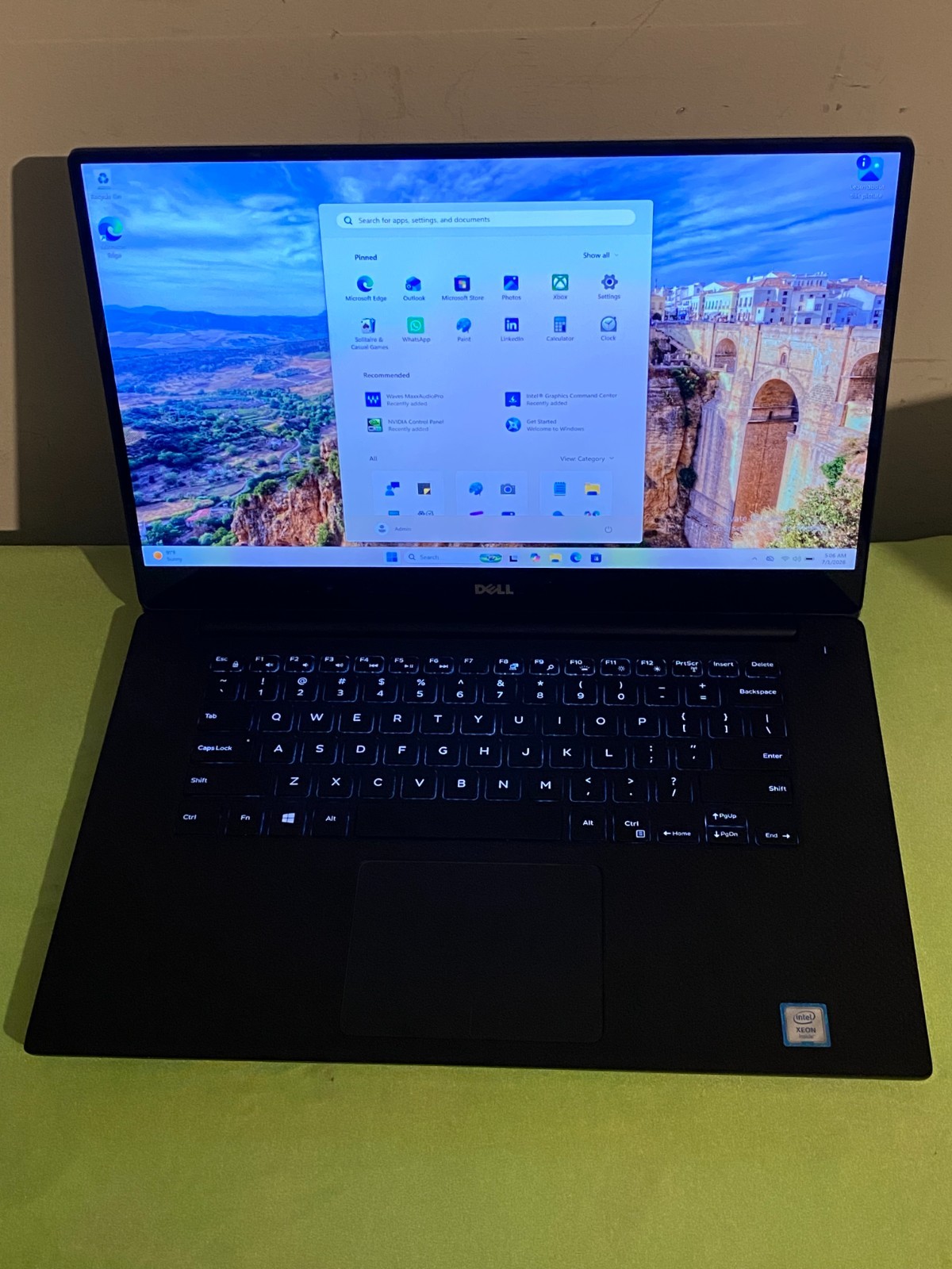 Dell Precision 5520 15.6″ Xeon 4K E3-1505M v5 16GB, 500GB SSD, M1200, Win 11 Pro