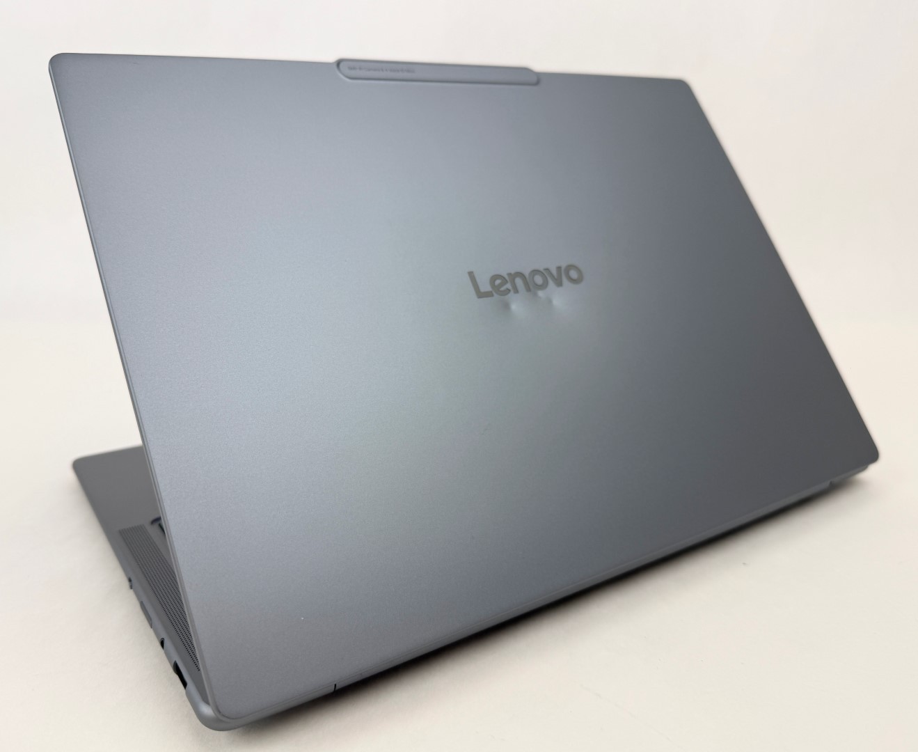 Lenovo Slim 7 14ILL10 14″ FHD+ OLED Touch Ultra 7 258V 32G 1TB W11H Copilot Dent