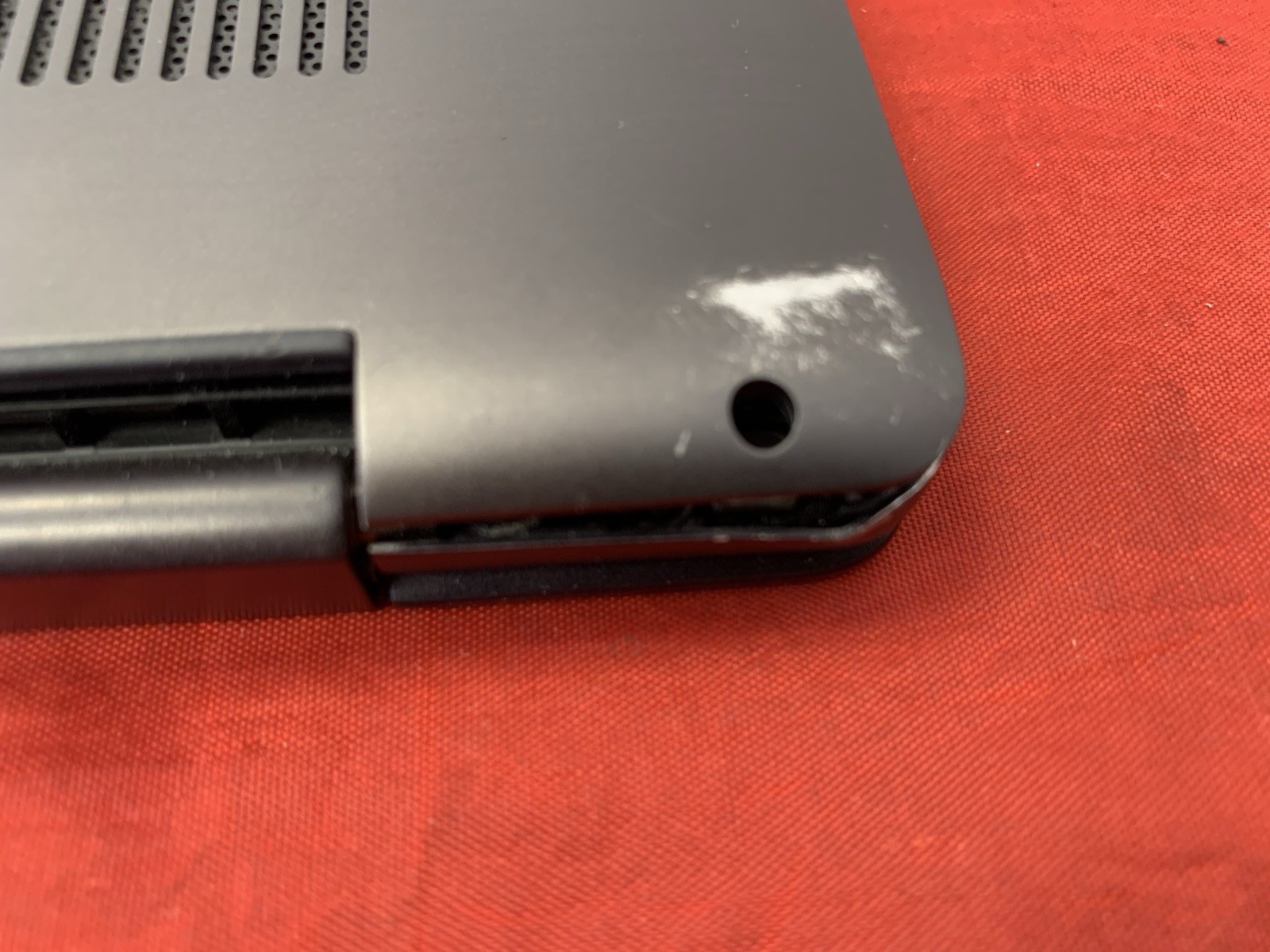Dell Inspiron 7386 14″ Core i7 16GB 256GB Black FOR PARTS ONLY