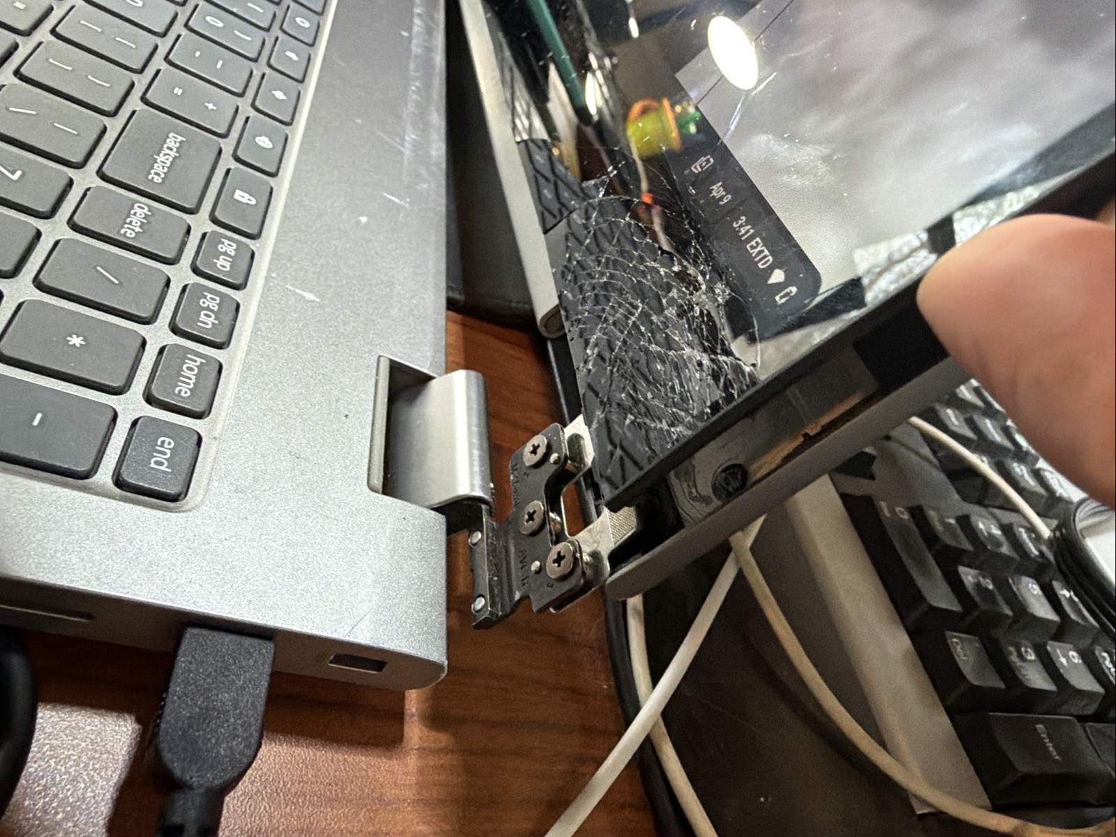Lenovo Yoga C630 Chromebook 15.6″ Intel Core i3 8th Gen For Parts Or Repair