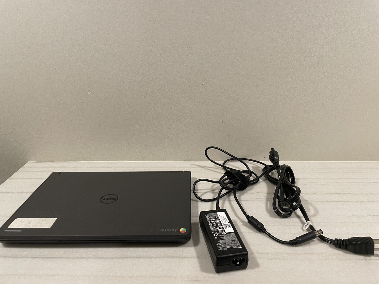 dell p22t chromebook 11p22t001 laptop grey 32 GB, 4GB Ram Memory 10 Inch Screen