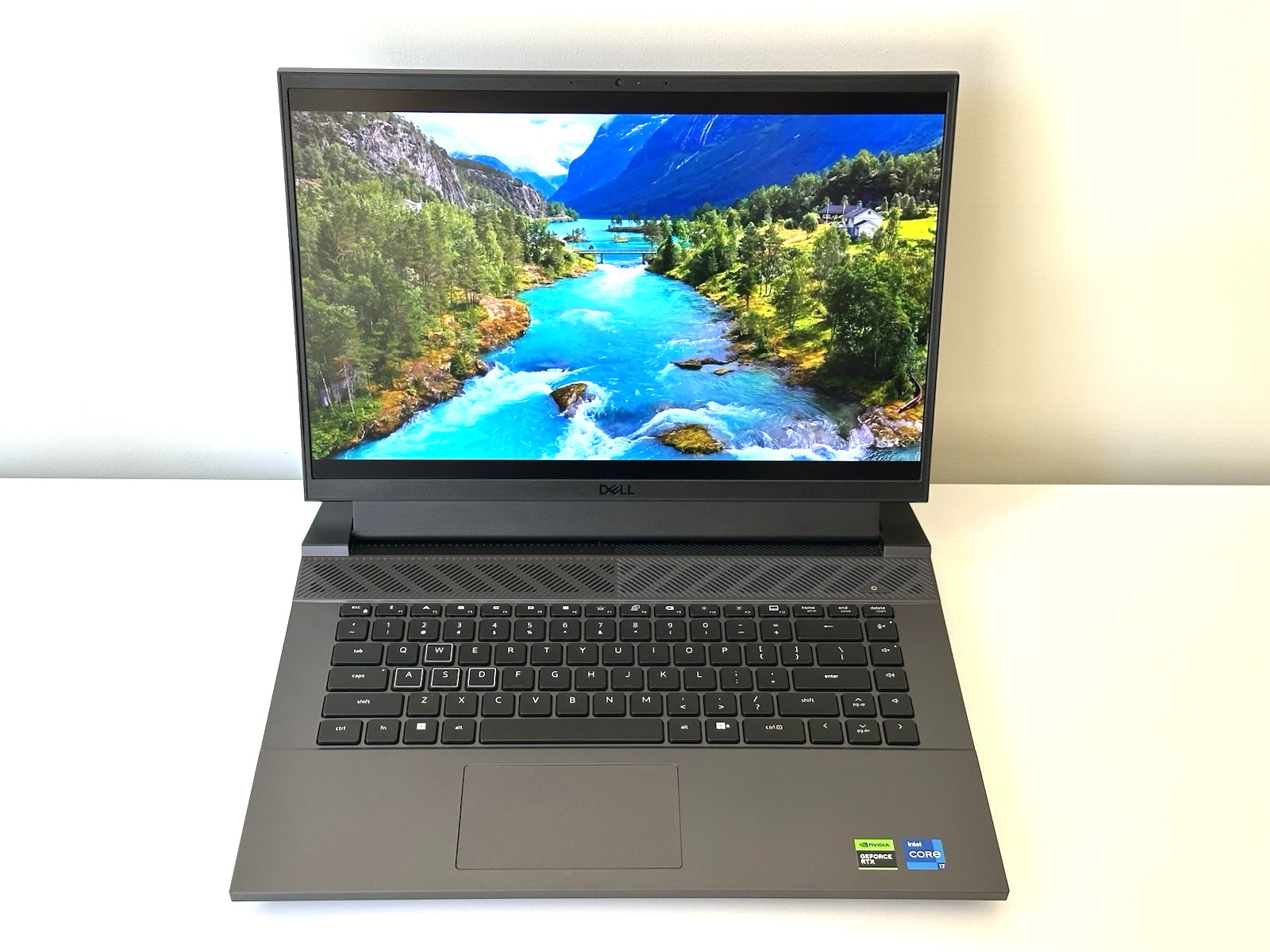 Dell G16 7630 16″ NEAR-MINT QHD+ 240Hz i7-13650HX RTX 4060 32GB 1TB SSD