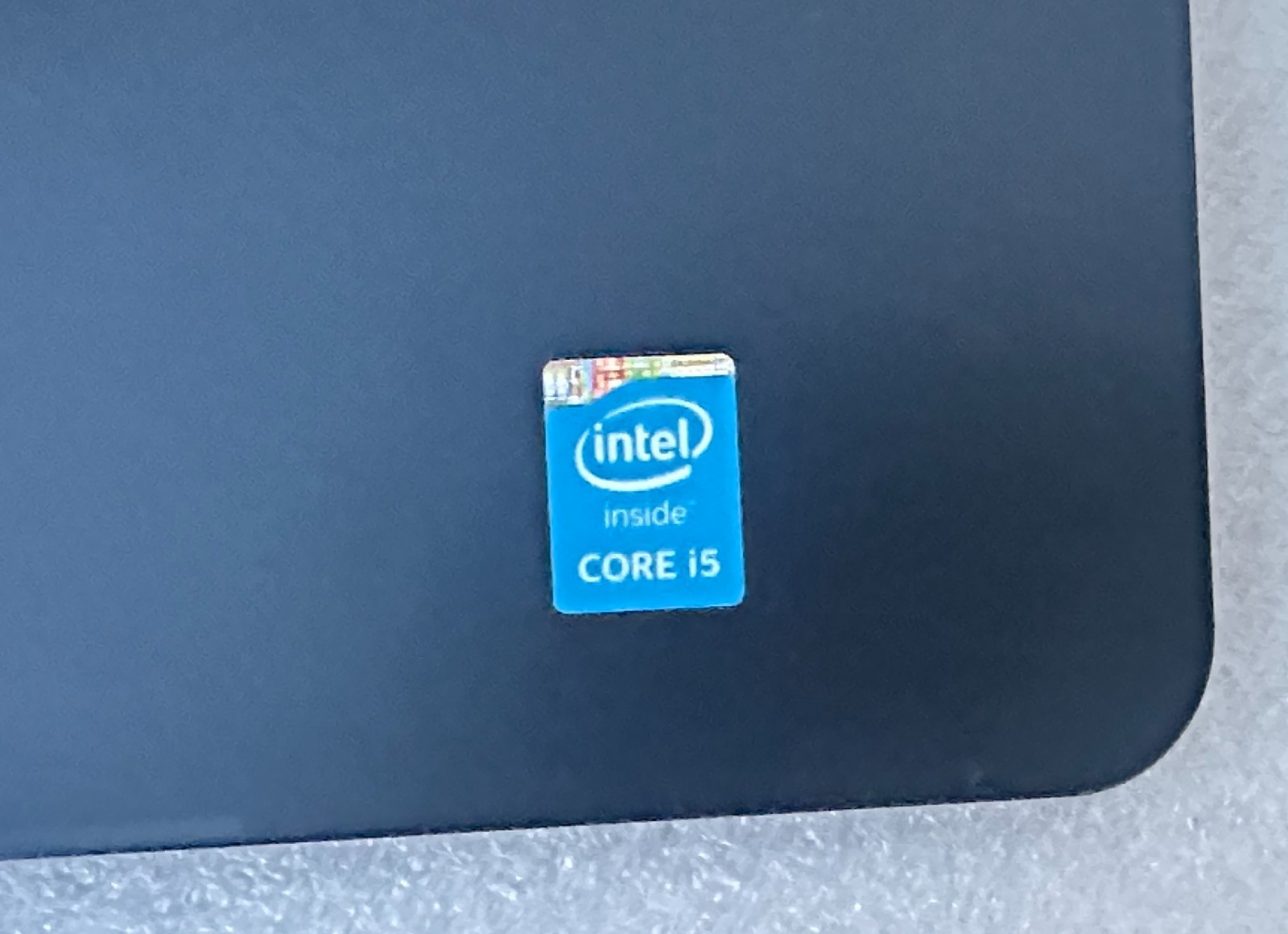 Dell Latitude 3550 15,6″ i3-5200U CPU @ 2,20 GHz 4 Go de RAM 500 Go HDD