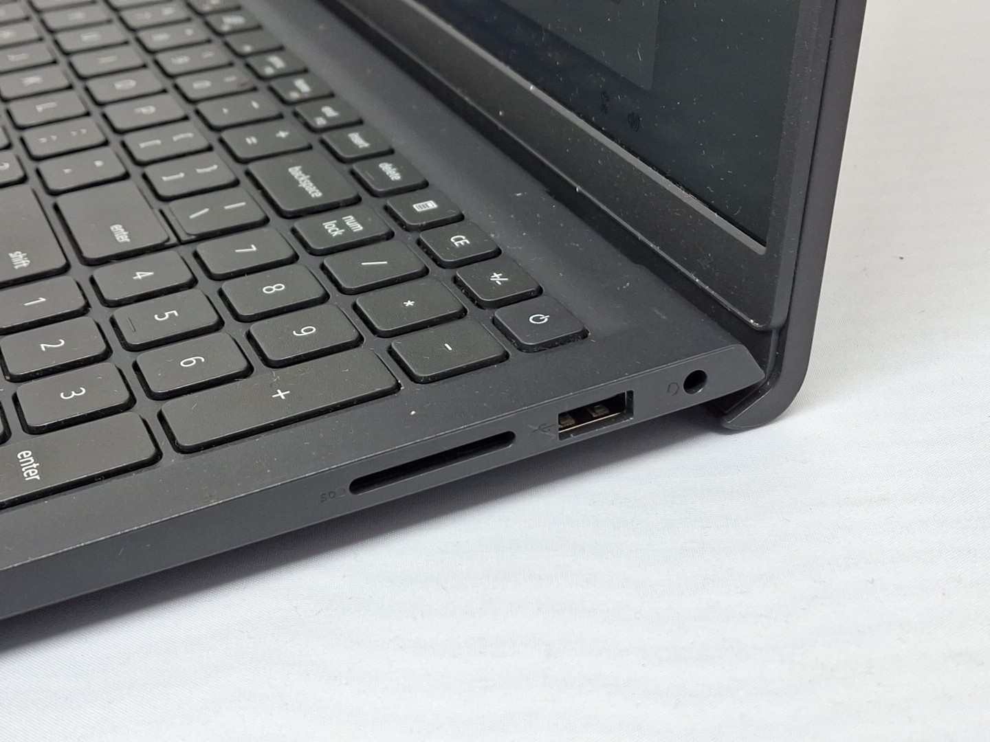 Dell Inspiron 15 3511 i5-1035G1 8GB RAM 256GB NVME Windows 11