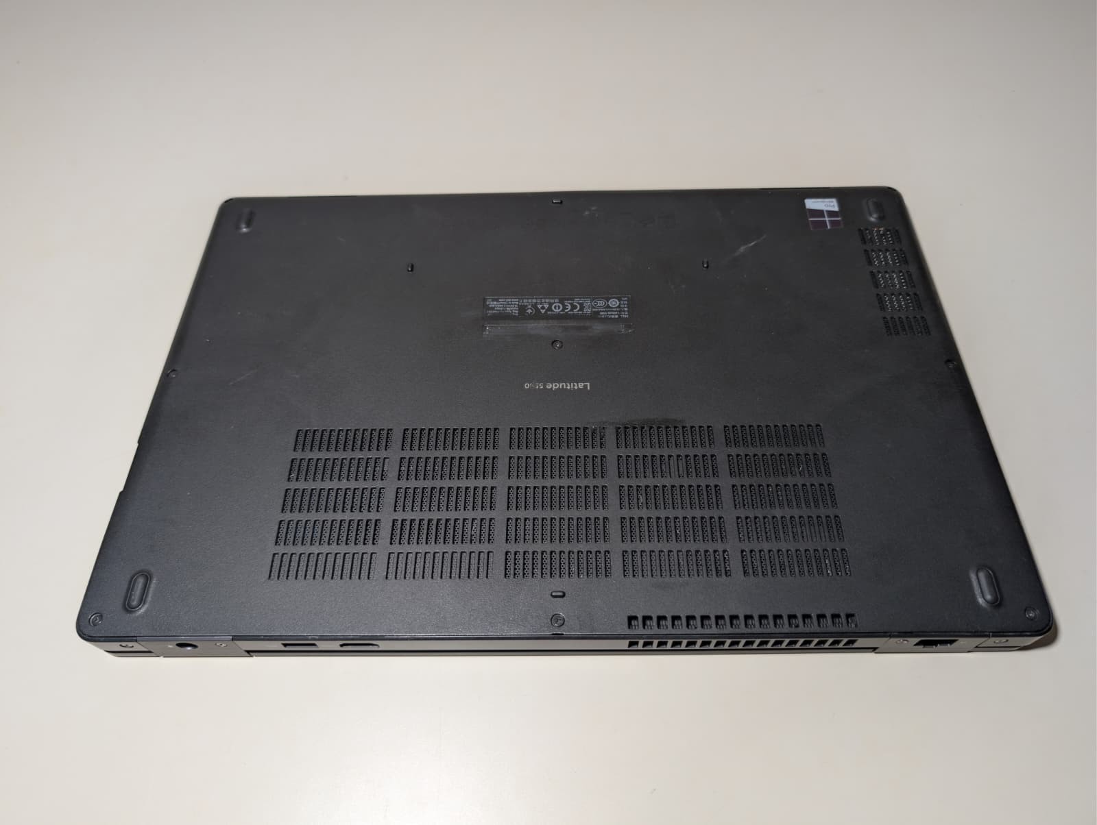 DELL LATITUDE 5590 | i5-8250U 16GB RAM 256GB SSD | FHD Backlit | Windows 11 Pro