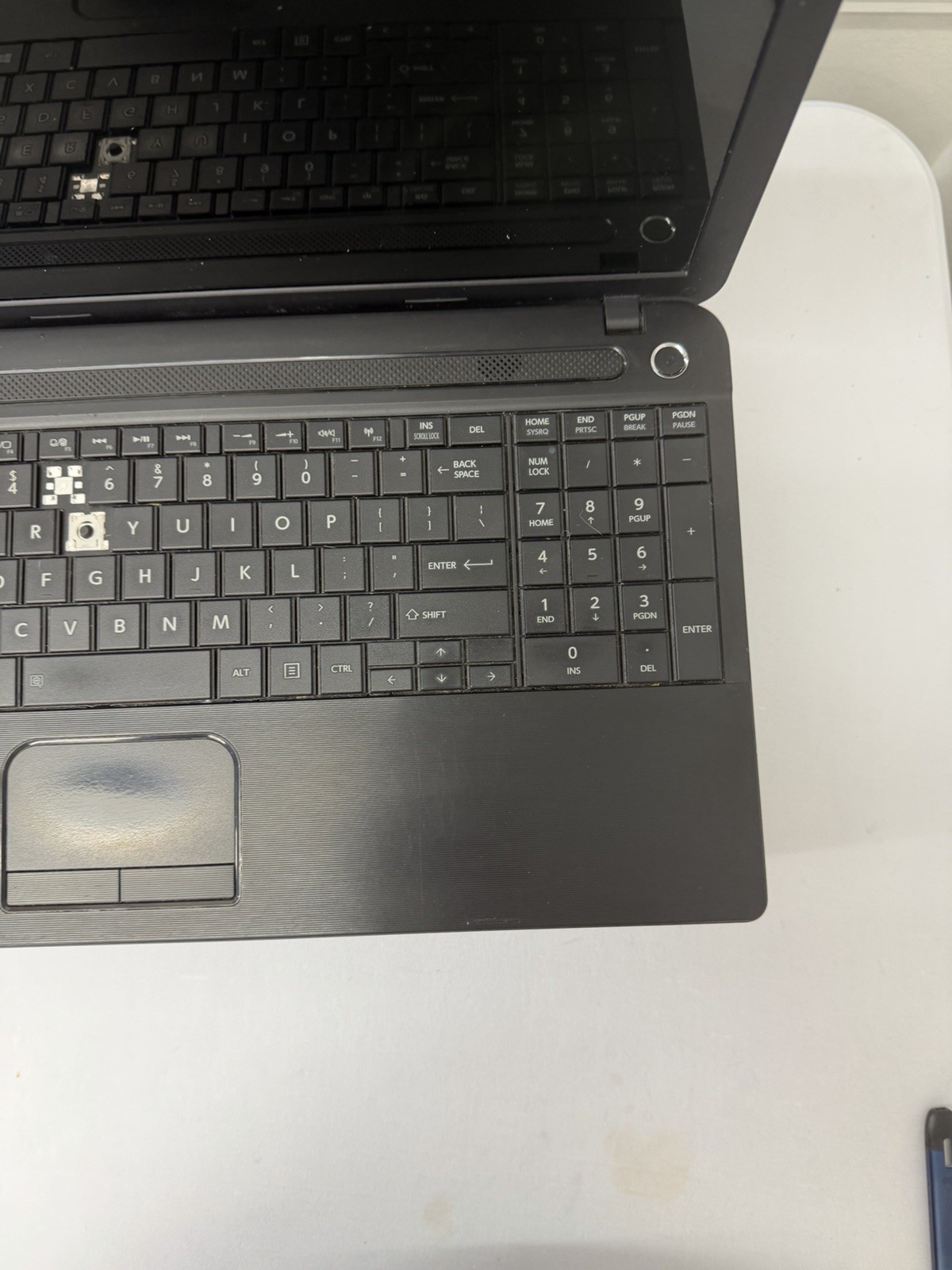 Toshiba Satellite C55-A5300 Laptop – Screen has Pixel Streaks – Read Des