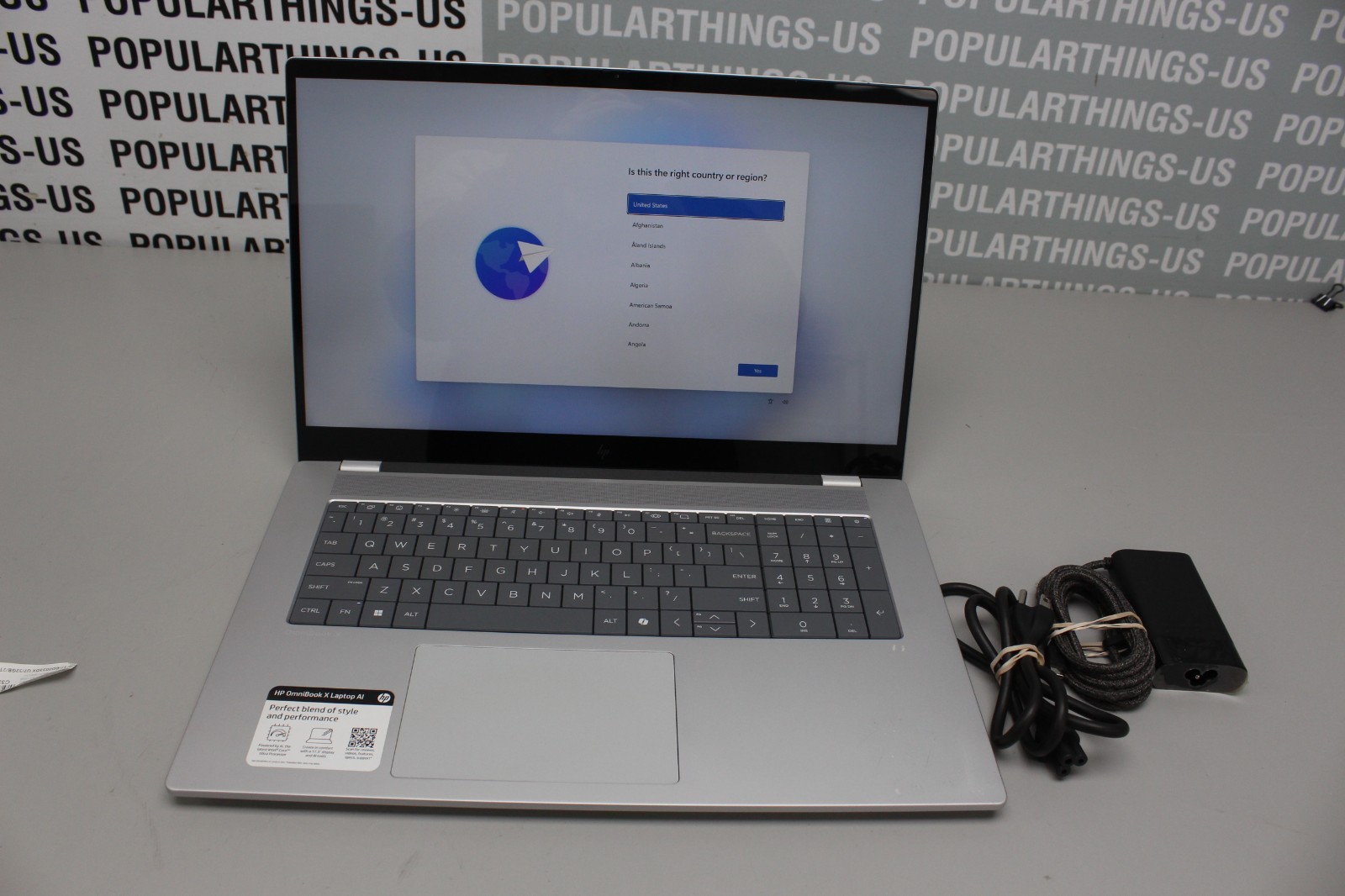 HP 17-dd0033dx 17.3″ (2TB, Core Ultra 7 4.8GHz, 2.40GHz, 32GB) Laptop – silver