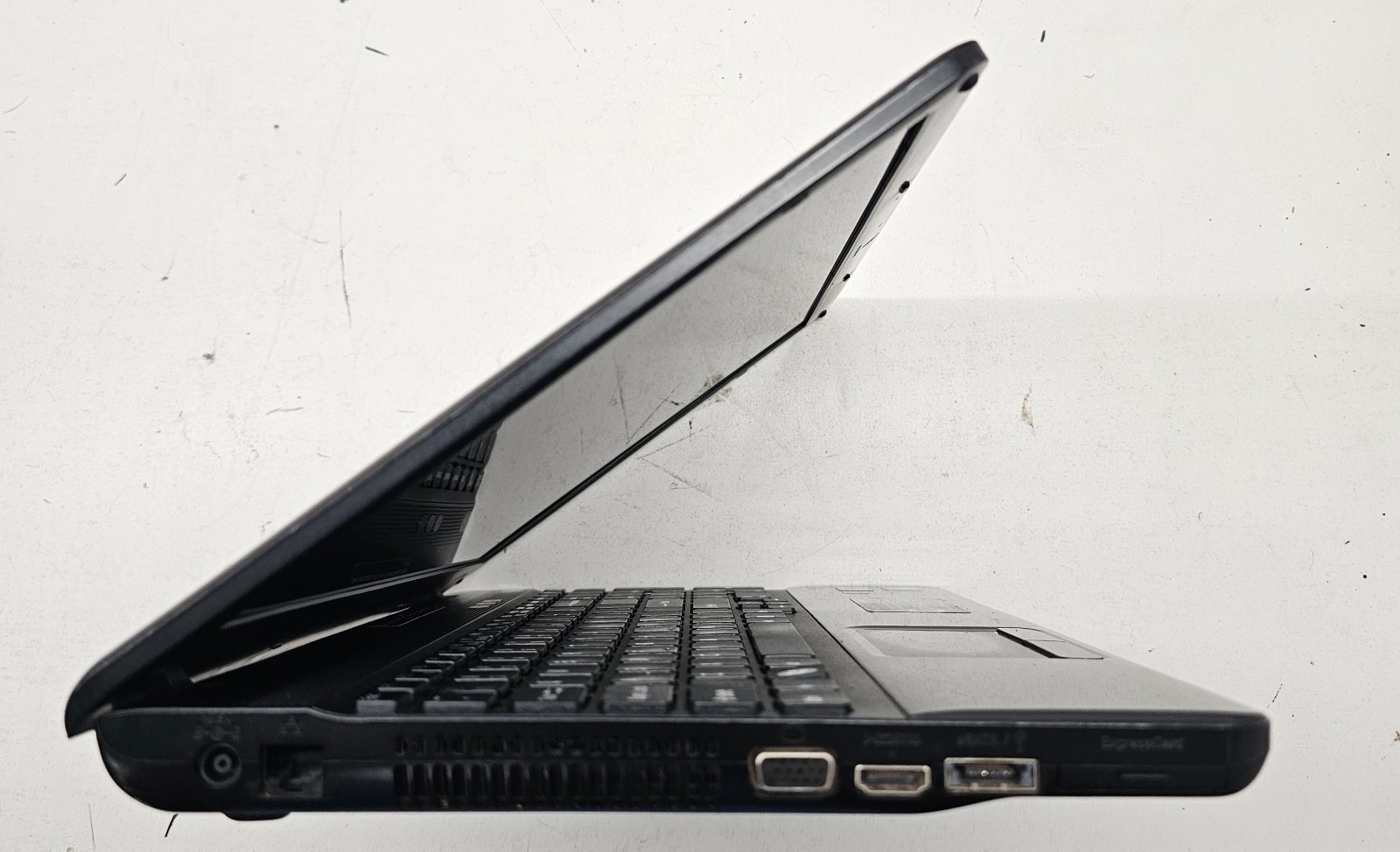 Sony VAIO VPCEB33FM 15.6″ Laptop Intel Core i3-370M 4GB Ram NO HD/OS (FL)