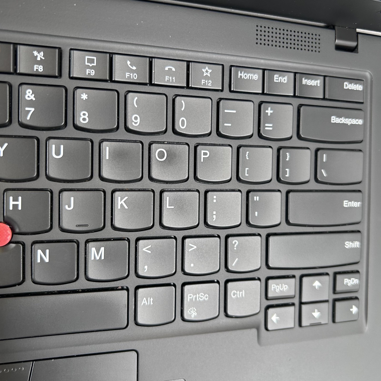 Lenovo ThinkPad X1 Carbon Gen 8 14 FHD i5-10310U 1.70GHz 16GB 512GB WHITE SPOTS