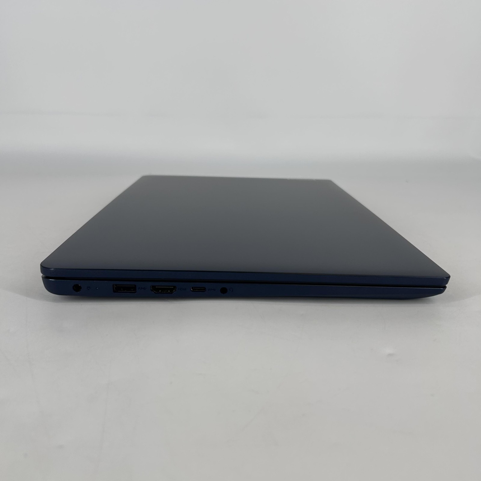 Lenovo IdeaPad 1 15.6 FHD 2.8 GHz Ryzen 5 7520U 8GB 256GB SSD Excellent