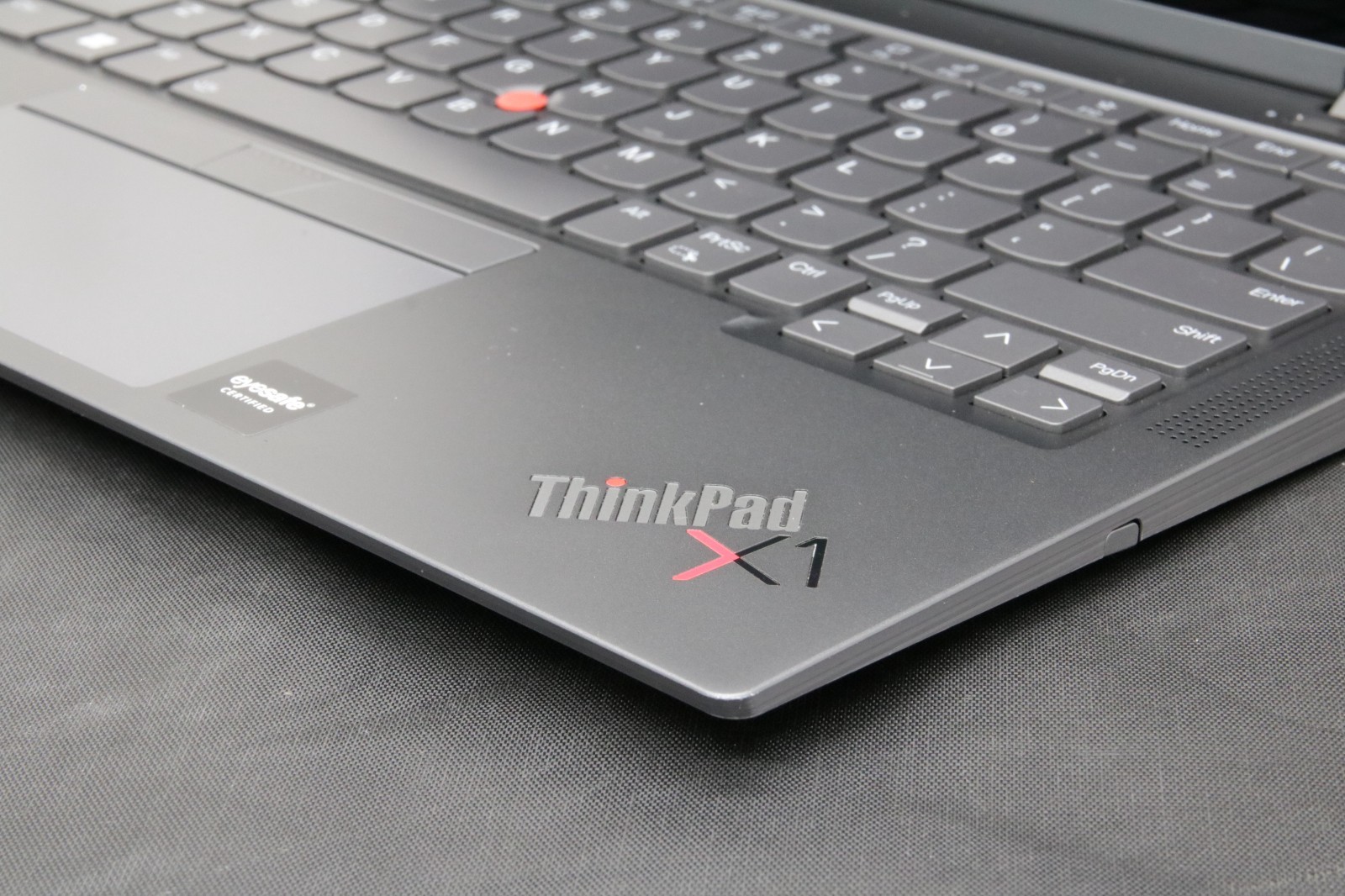 Lenovo ThinkPad X1 Yoga Gen 7 – i5-1235U – 16GB, 256GB, Windows 11 +Adapter