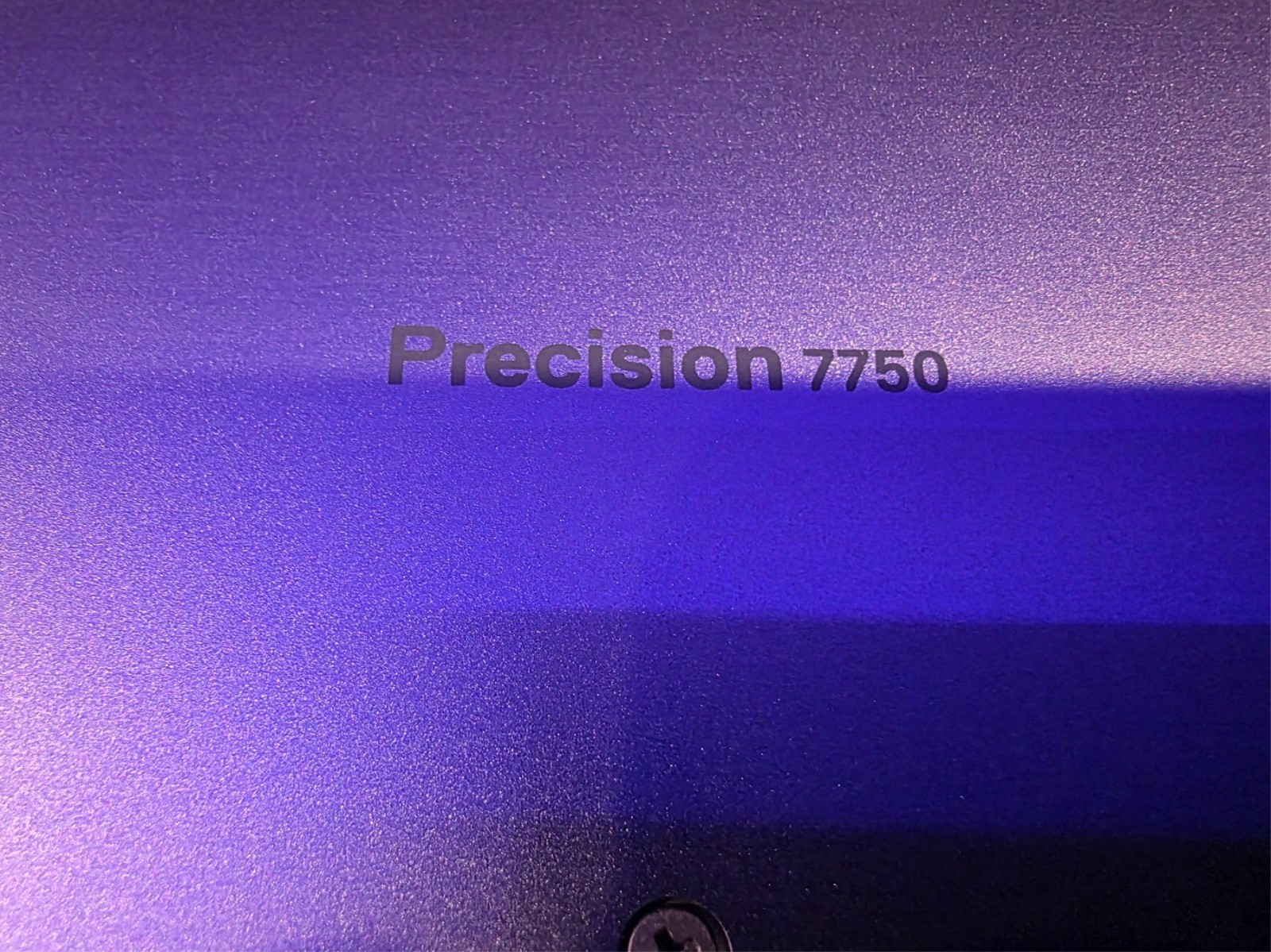 Dell Precision 7750 17.3″ NVIDIA RTX 3000, INTEL i7-10850H, 32GB, 256GB SSD,