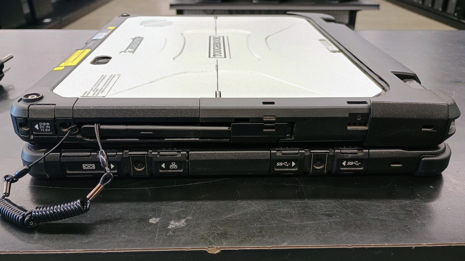 Panasonic Toughbook CF-33 – i5-10310u – 16GB Ram – 512GB SSD – Win 11 Pro -Read