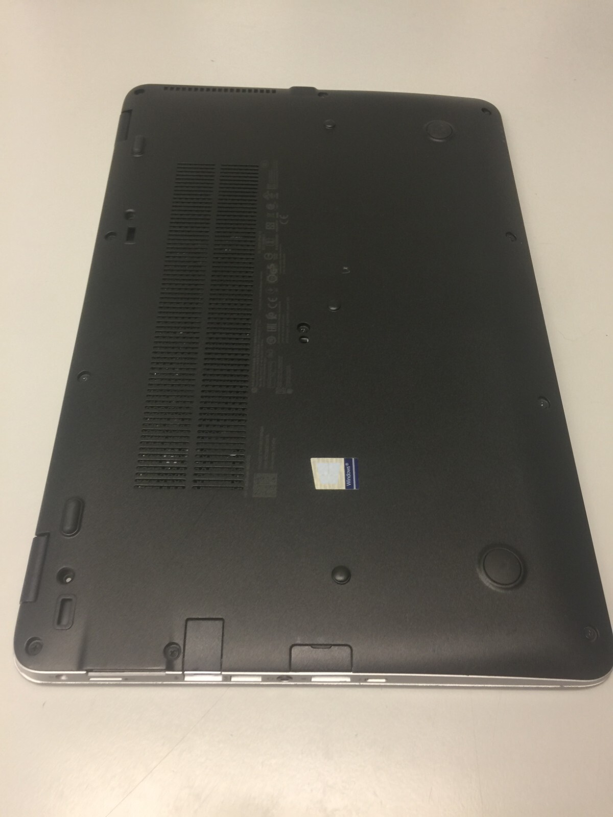 HP EliteBook 850 G3 15.6″ (256GB Core i5 6th gen 2.30GHz 16GB RAM WIN 11 PRO