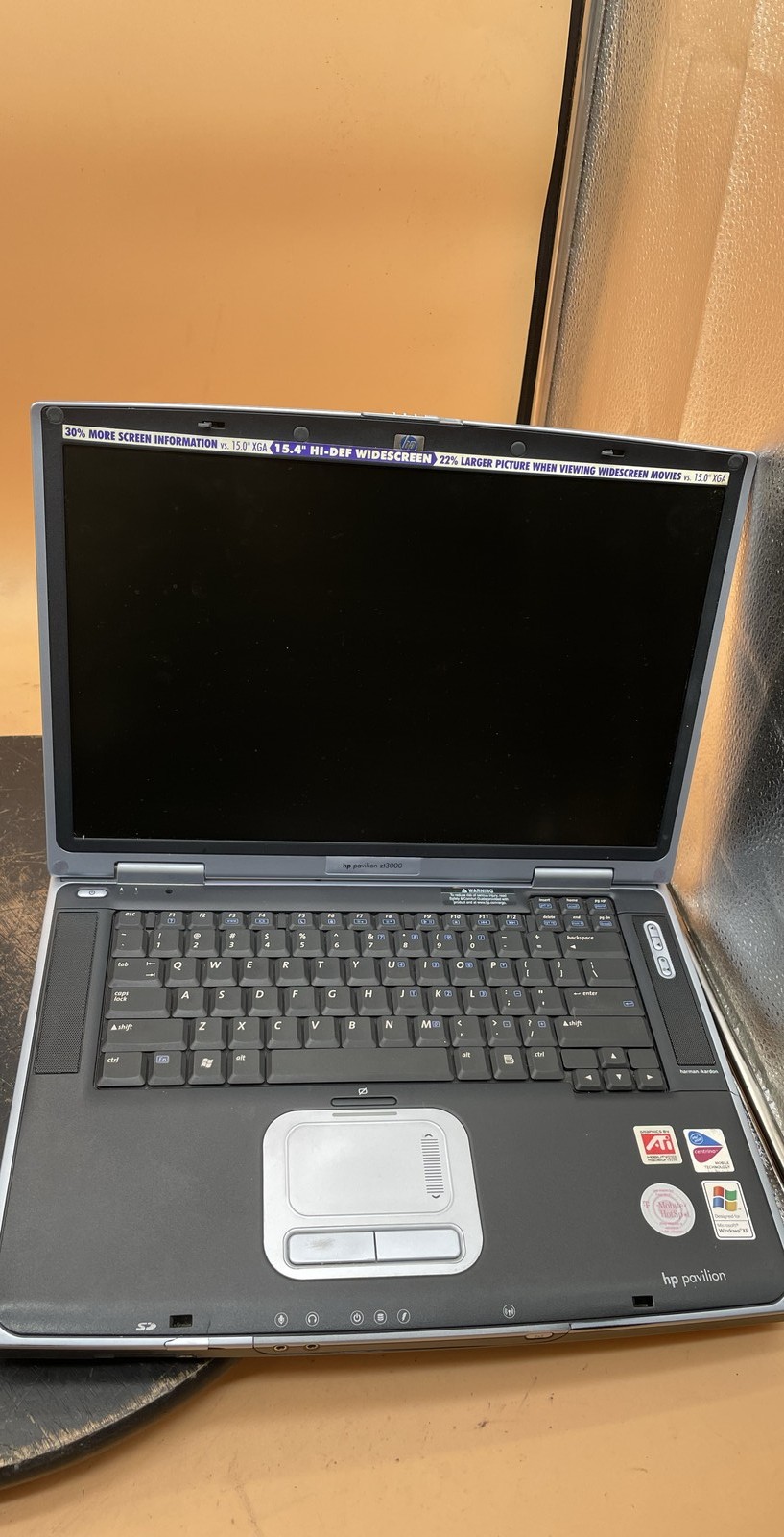 HP Pavilion ZT3000 15.4-inch & Toshiba Satellite A215-S5818 15.4-inch Laptops