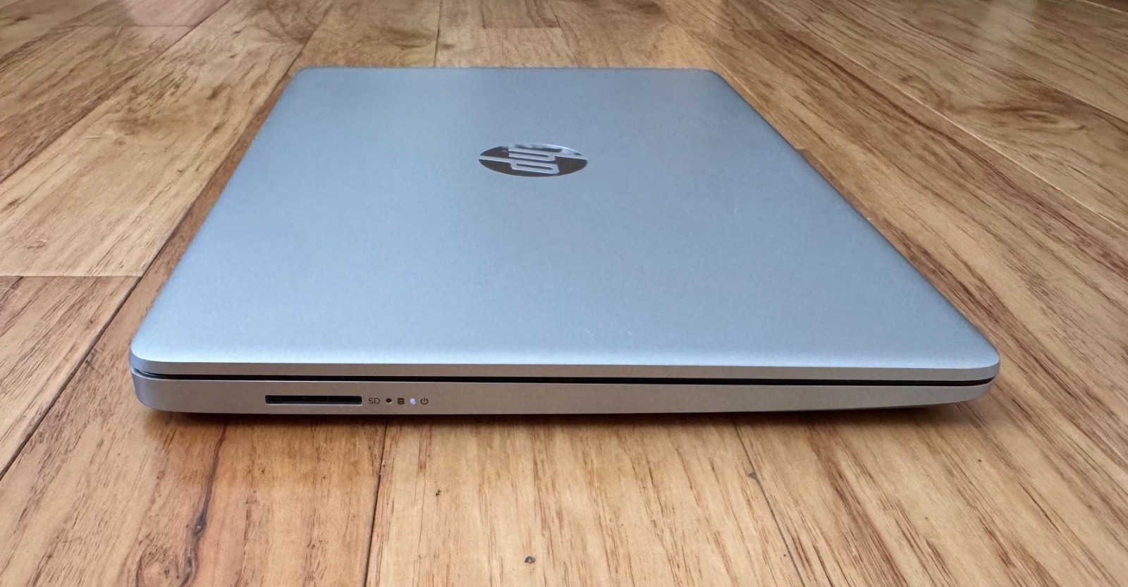 Laptop HP 14-fq1021nr (14 IPS FullHD Ryzen 5 SSD 250Gb)