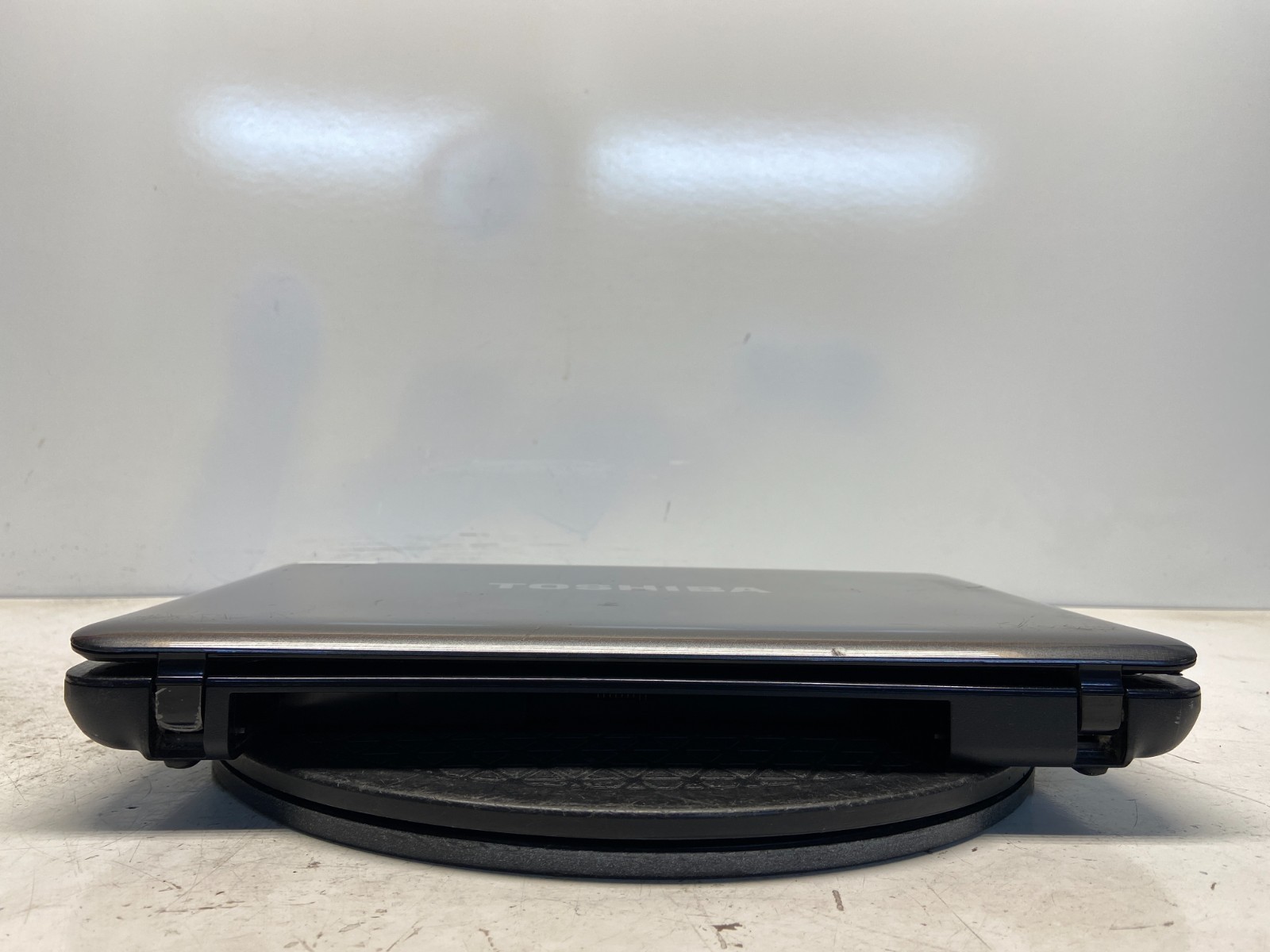 Toshiba Satellite L645-S4056 AMD Turion II P540 2.4GHz 4 GB NO HDD