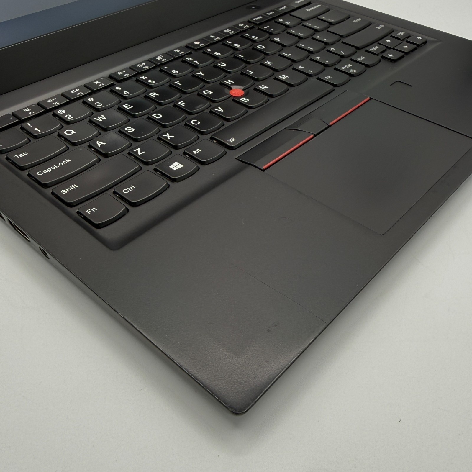 Lenovo ThinkPad T490s 14″ i7-8565U 16GB RAM 256GB SSD Win11 Pro Fingerprin Fair