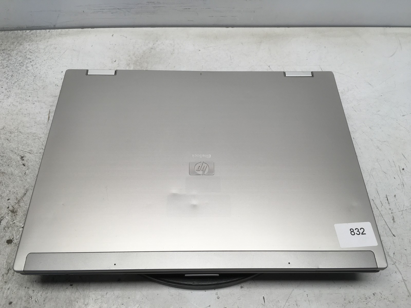 HP EliteBook 8530P Intel Core 2 Duo T9400 2.53GHz 4 GB NO HDD No Batt