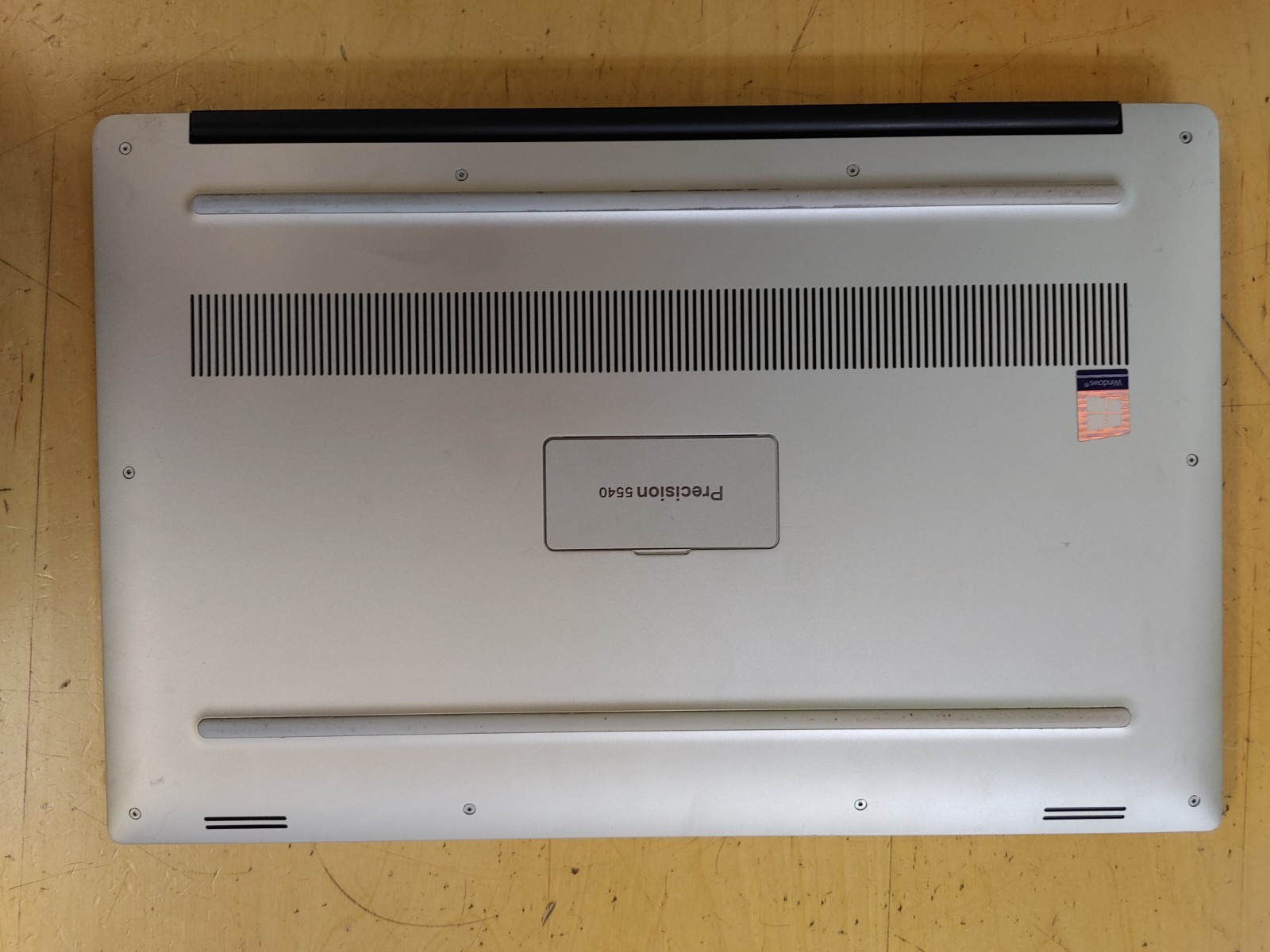 Dell Precision 5540 Core i7-9850H @2.60GHz,8GB RAM,256GB SSD, WIN11 Quadro T1000