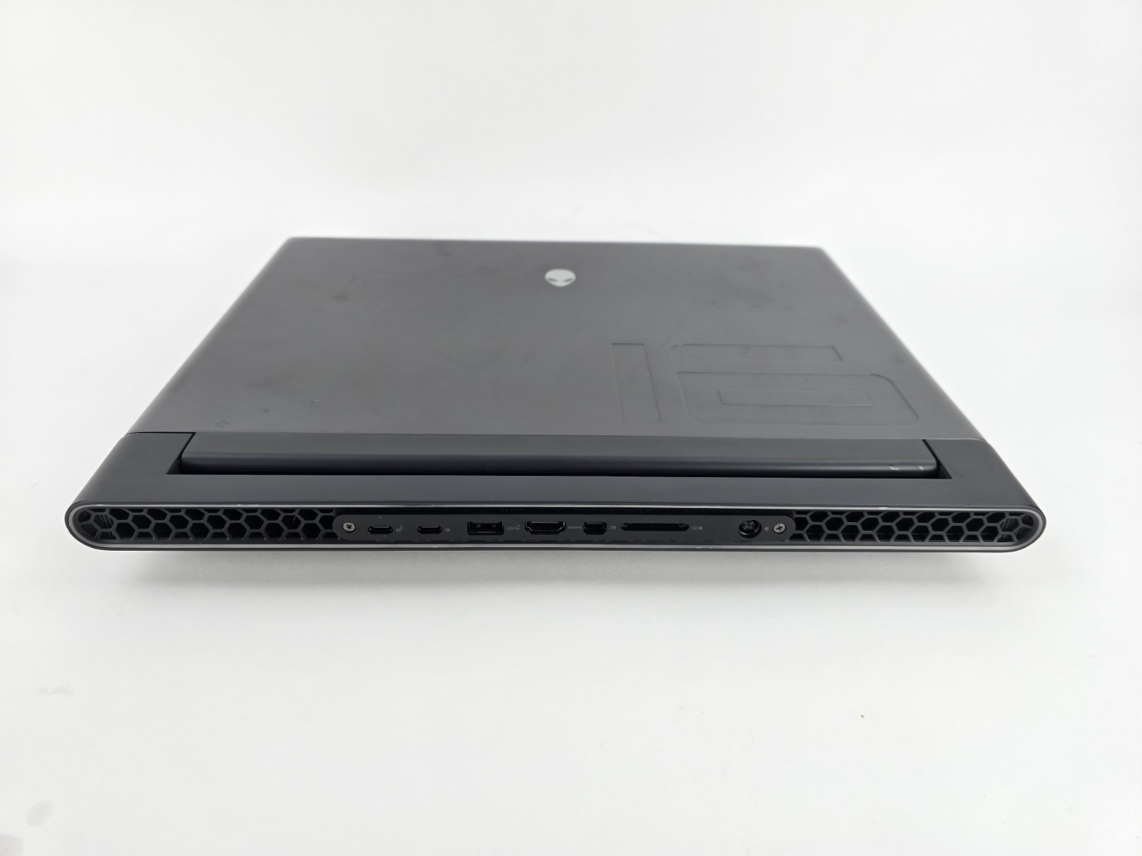 Alienware M16 R1 16″ Ryzen 9 7845HX 16GB 1TB RTX 4080 – For Parts – AS-IS