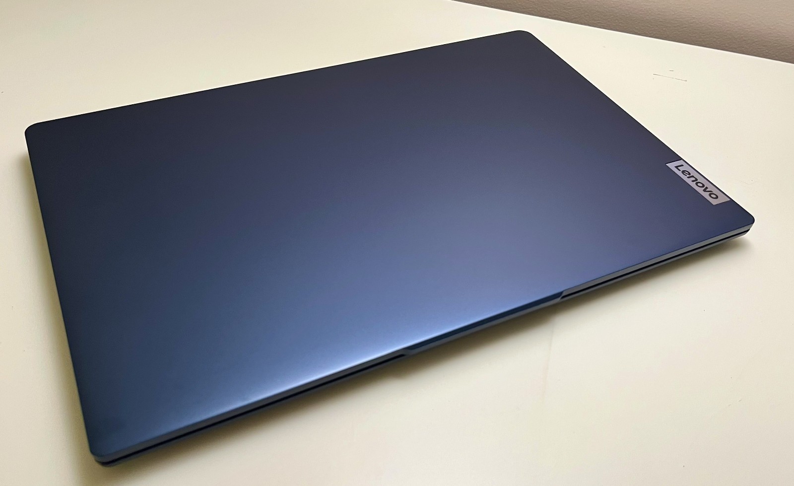 Used Lenovo IdeaPad Slim 3 15.6 Core i3 8GB 256GB Windows 11 Warranty