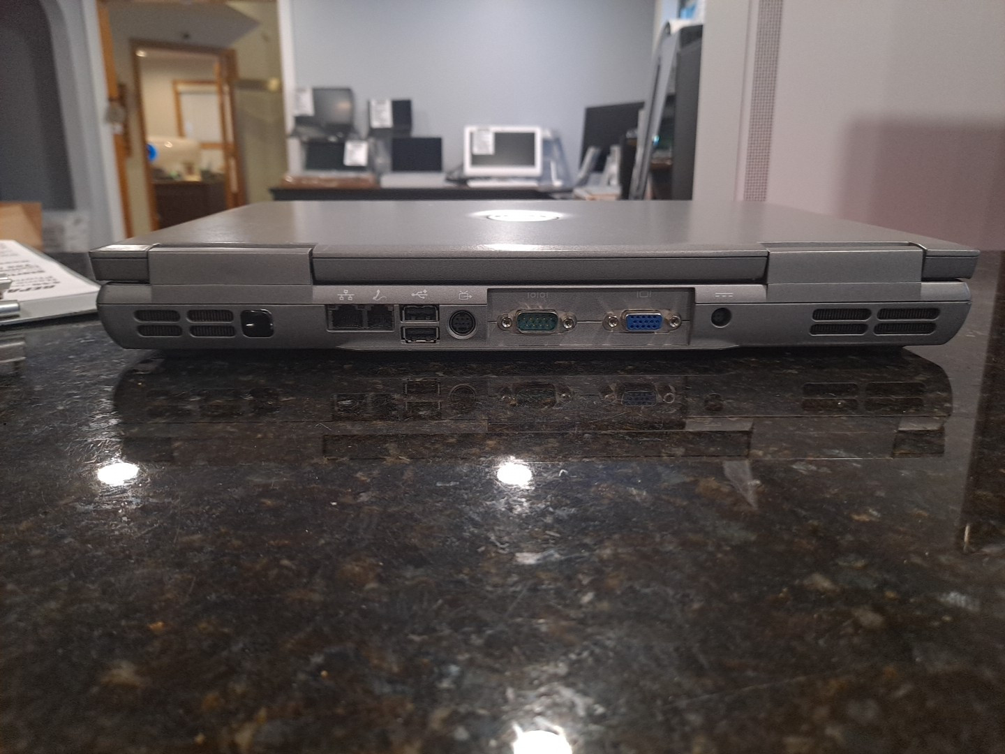Dell Latitude D810 15″ Laptop Intel Pentium -BOOTS TO BIOS