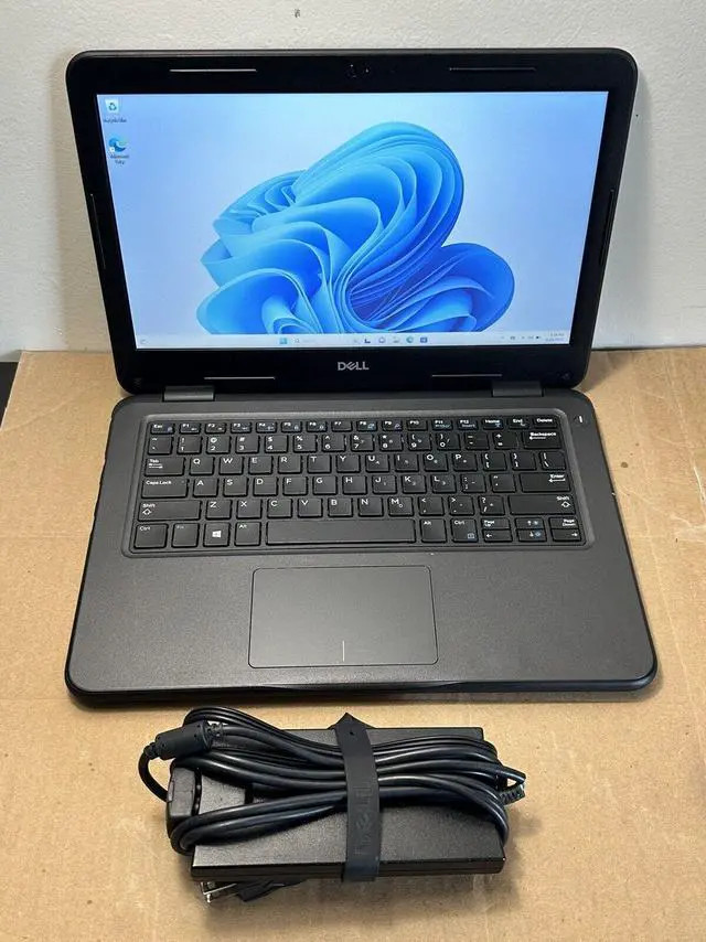 Dell Latitude 3300 Business 13.3 in i5-8250U 1.60Gz 16GB RAM 512GB SSD X USB