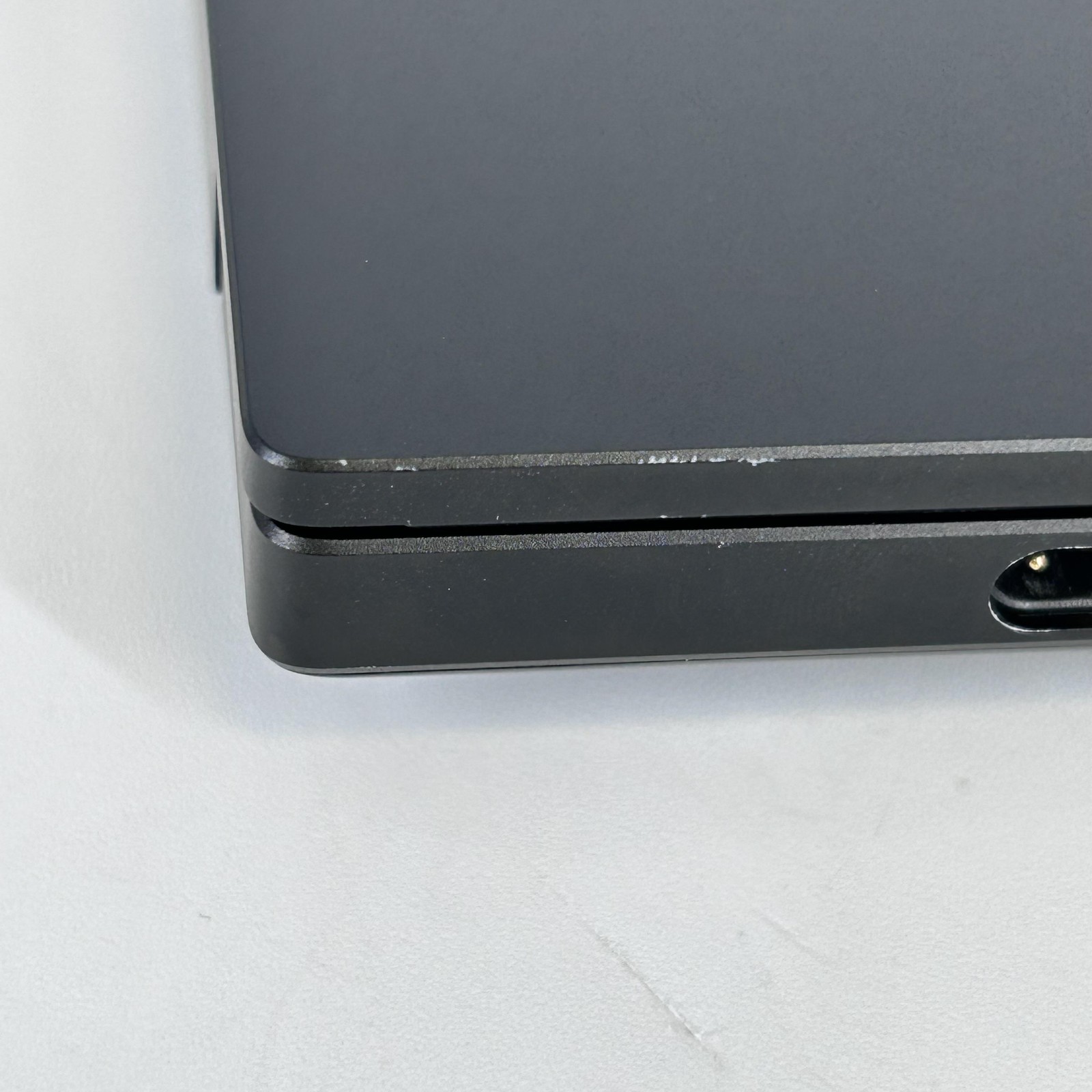 Razer Blade 14 120Hz QHD+ 2.0 GHz Ryzen AI 9 365 32GB 1TB RTX 5070 LCD Damage