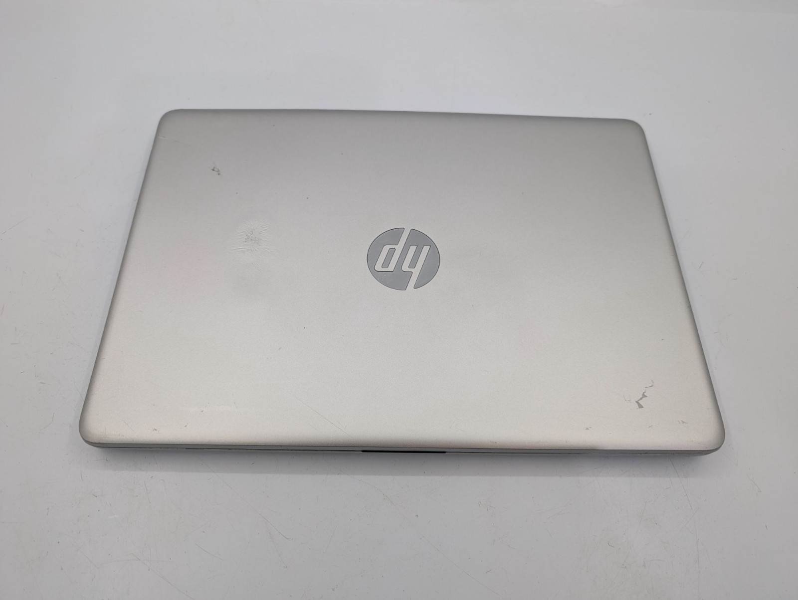 HP Laptop 14-DK0058CA 14″ Display AMD Ryzen 3 3200U 2.60GHz Processor Laptop
