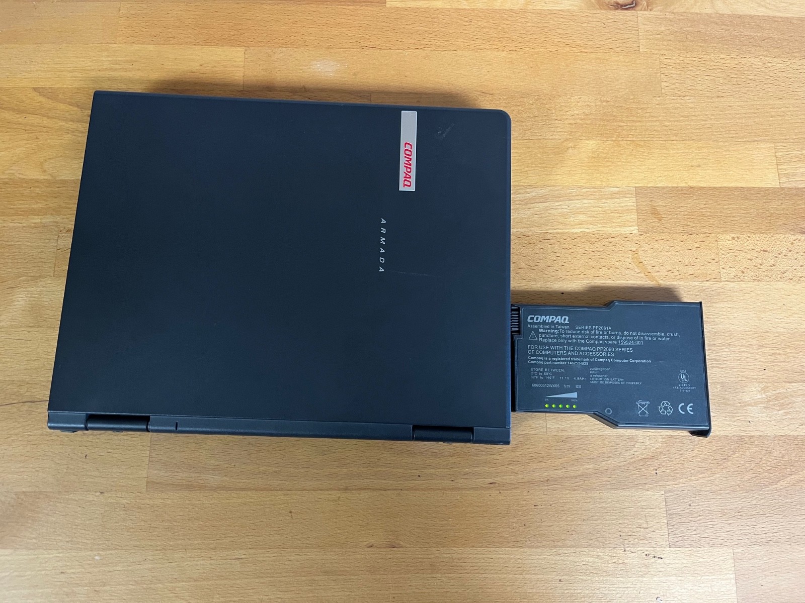 Vintage Compaq Armada E500 Pentium III 450 MHz 320 MB RAM no HDD