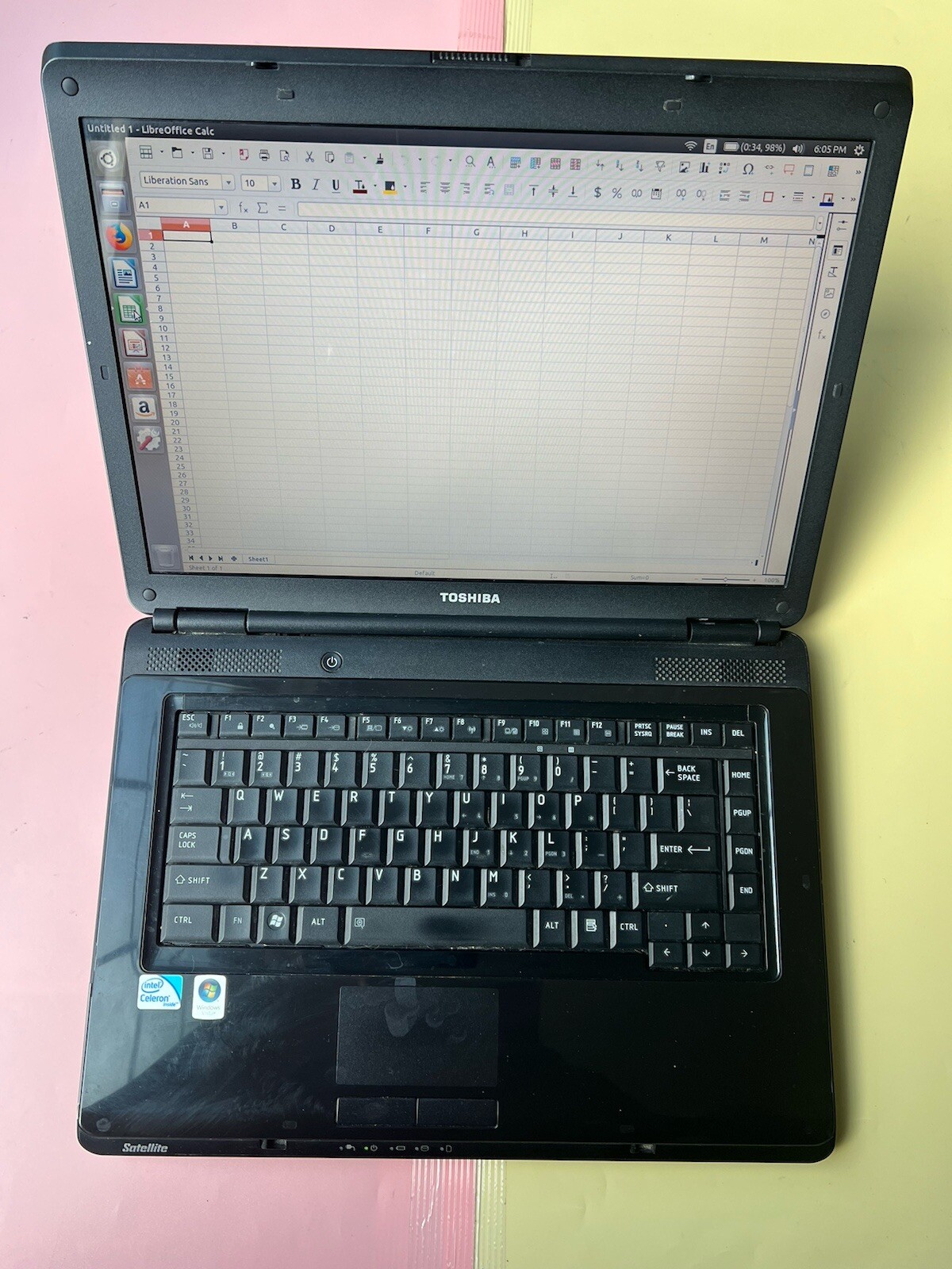 TOSHIBA SATELLITE L305-S5957 Intel Celeron Dual 3GB RAM 320GB HDD LINUX