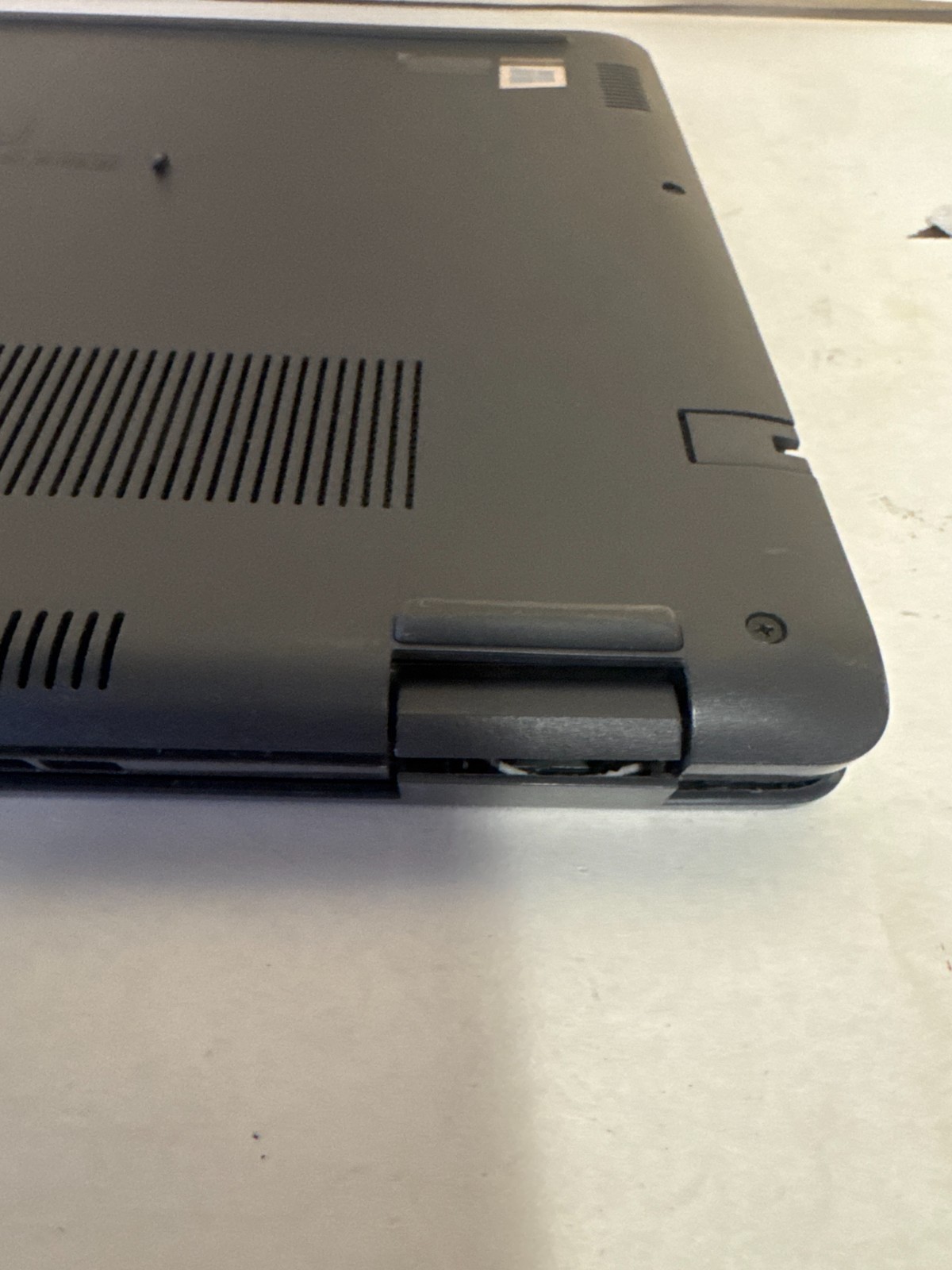 Dell Latitude 3510 Intel i7-10510U 1.80GHz No Memory No HDD *READ*