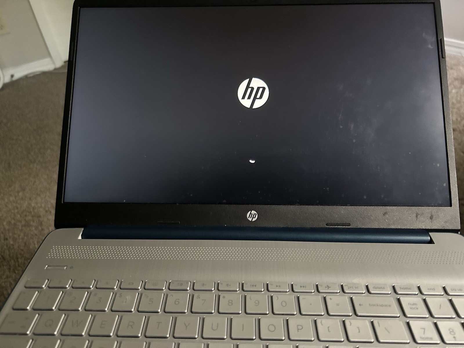 HP Laptop 15.6″ Intel Core i7 16GB RAM 477GB SSD Win 11 Iris Xe Silver