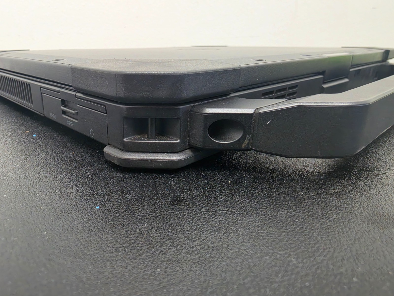 Dell Latitude 5420 Rugged Intel i7-8650U FHD Touch ***LTE*** 4GB Ram 256GB SSD