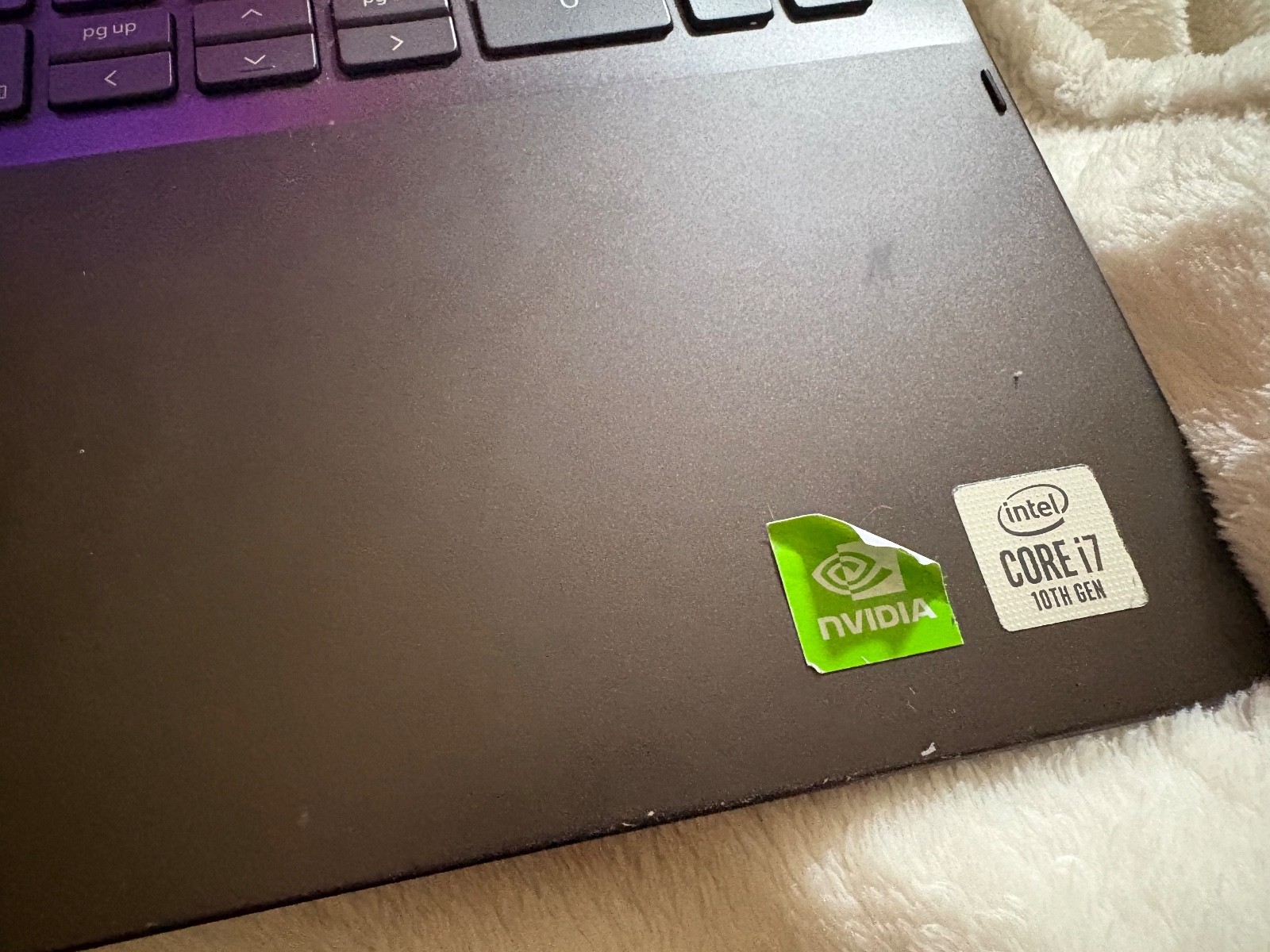 Dell Inspiron 7591 2-in-1 15.6″ UHD i7-10510U 1.8GHz 16GB RAM 512GB NVIDIA MX250