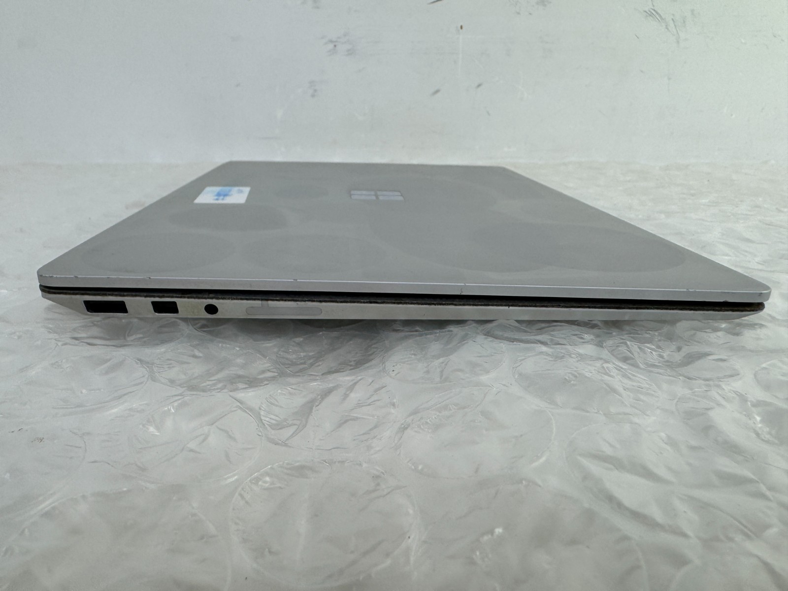 Microsoft Surface Laptop 2 1769 i5-8350U 8GB 256GB SSD 13.5″ Touch Win 11 Pro