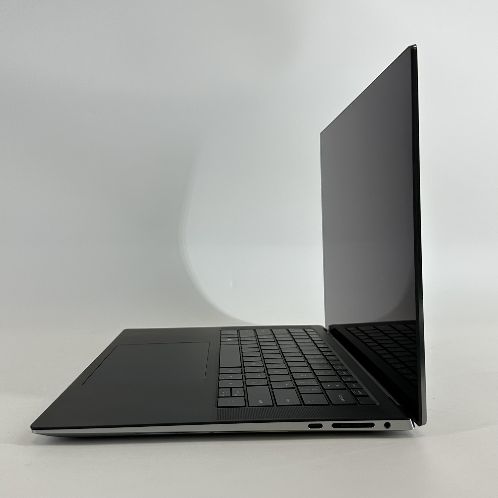 Dell Precision 5560 15.6 UHD+ TOUCH i9-11950H 2.60GHz 64GB 1TB SSD RTX A2000