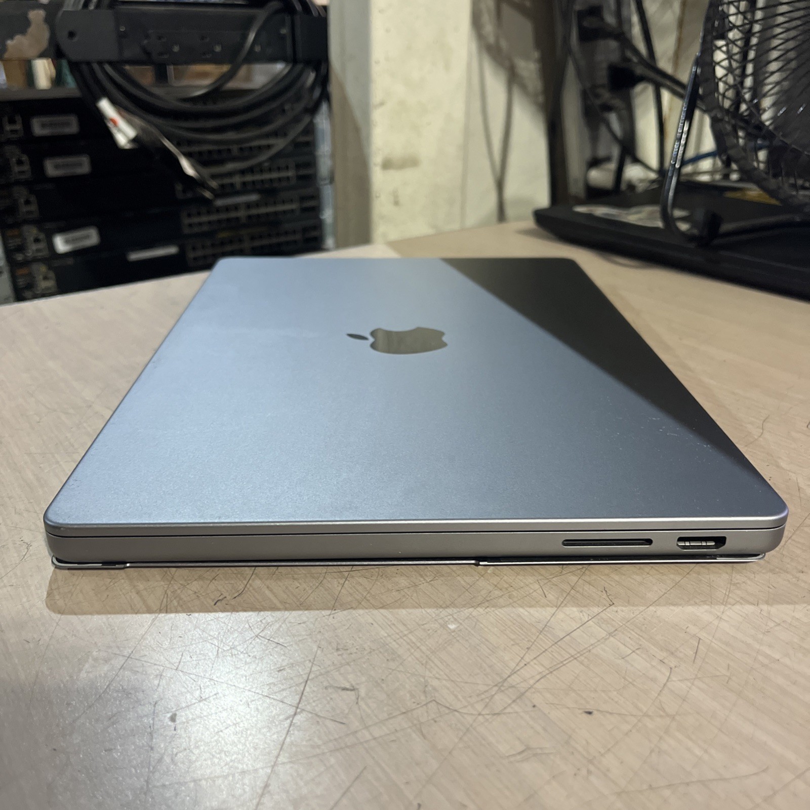 APPLE MACBOOK PRO “M3″ 8 CPU/10 GPU 14” 4.0GHZ 8GB RAM 512SSD
