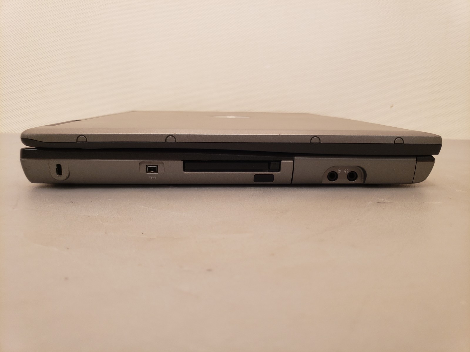 Vintage Dell Latitude D520 Laptop 14″ Core2 Duo 1.83GHz 1.5GB 320GB Win XP Pro