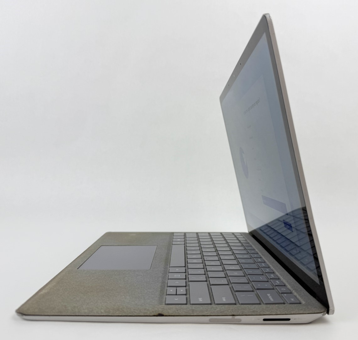 Microsoft Surface Laptop 2 1769 13.5″ Touch i5-8250 8GB 256GB SSD W11H – READ