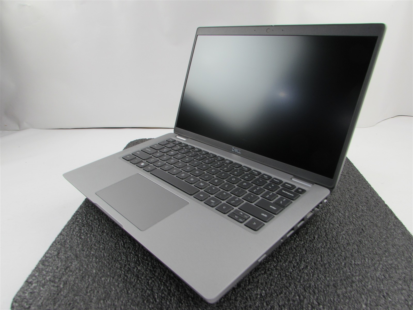 DELL LATITUDE 5430 1920X1080 FHD CORE I7-1265U 256GB SSD NO RAM NO O.S