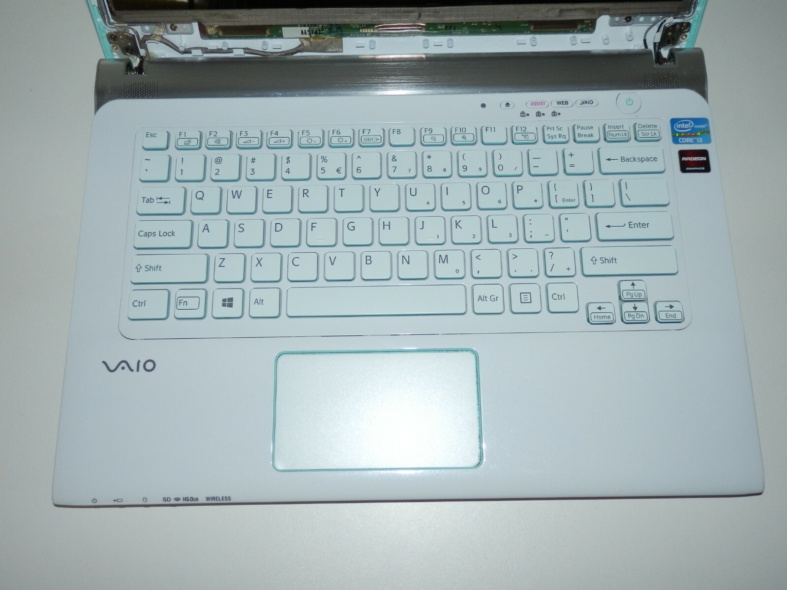 SONY Laptop SVE14AG15M, Intel Core i3-3110M, 14″ Zoll AMD Radeon, Unvollständig