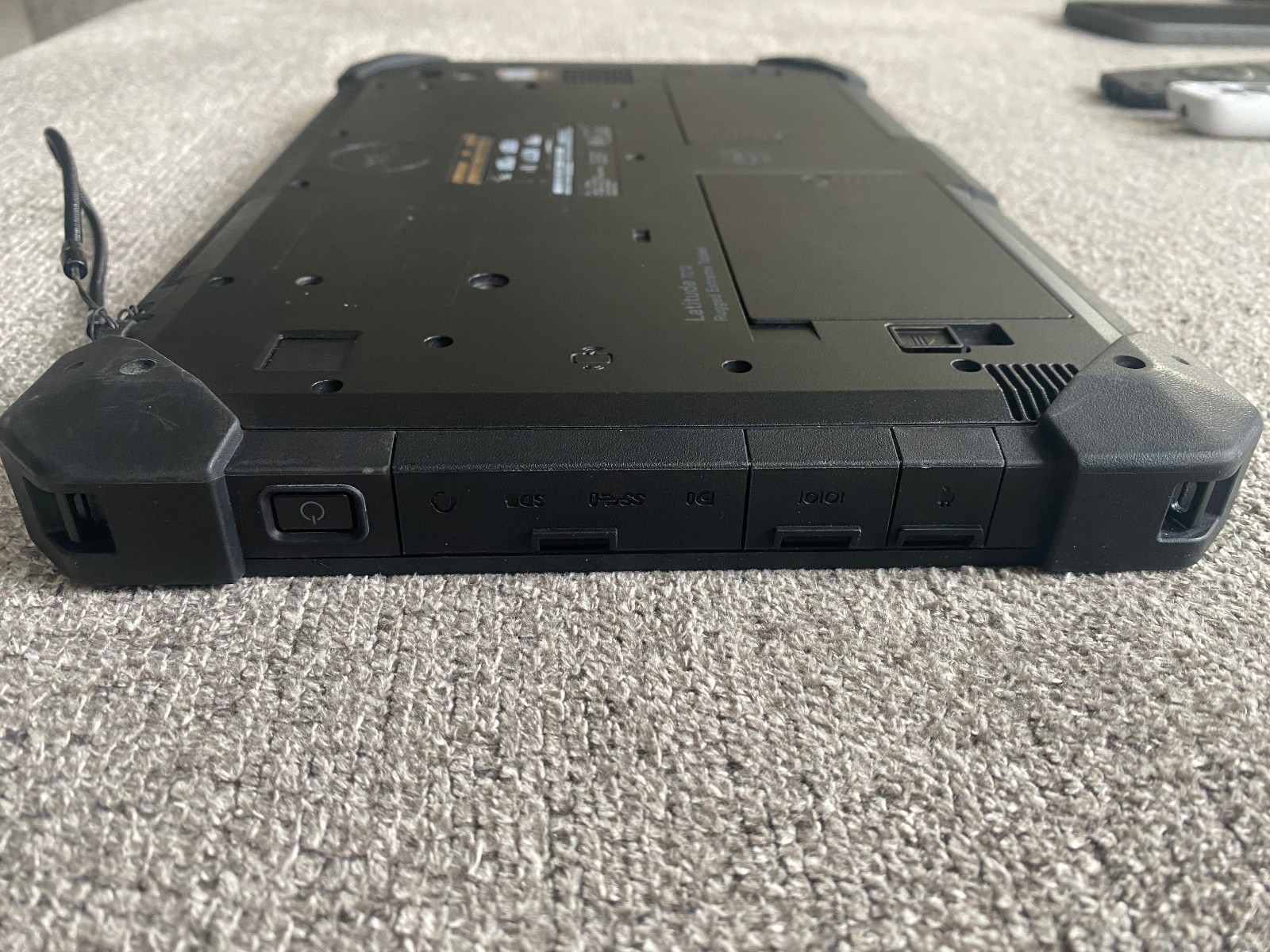 Dell Latitude 7212 Rugged Extreme Tablet 11.6″ FHD | Intel i5-8th Gen 8GB 256GB